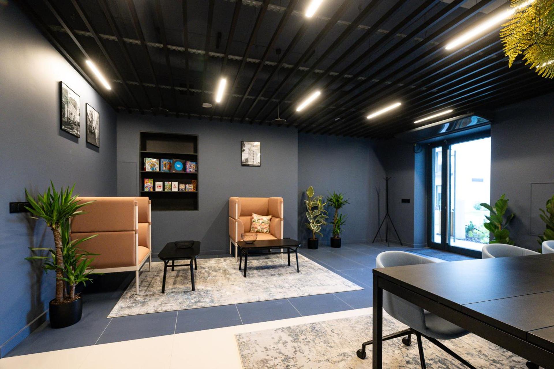 Work and Rest Apartment by Fengshui4u, cowroking, siłownia, nowy budynek, dostęp na kod