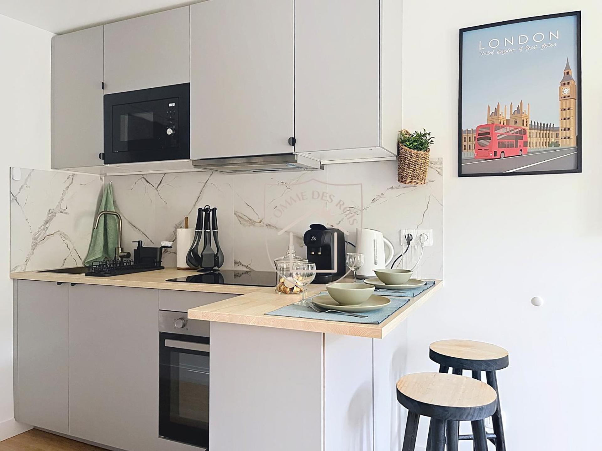 Kitchen or kitchenette