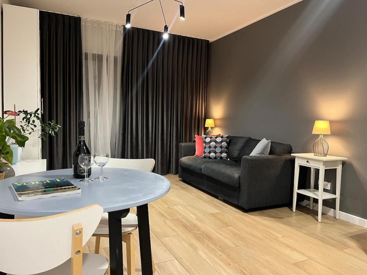 Nice Studio by the River Walonska 15 SPA - GYM - SAUNA - JACUZZI