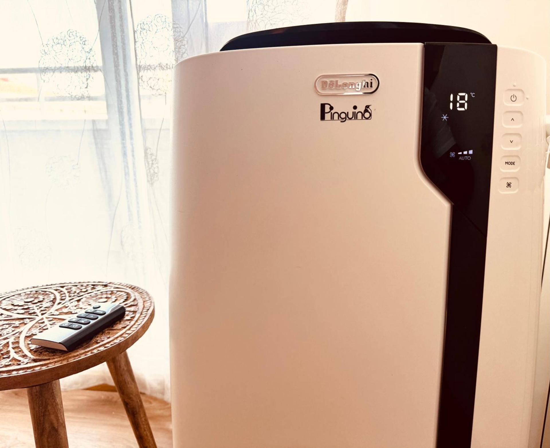 Paradise Luxurious apartment, 3 double rooms for 6 guests, 4 beds, terrace, jacuzzi, free parking, new