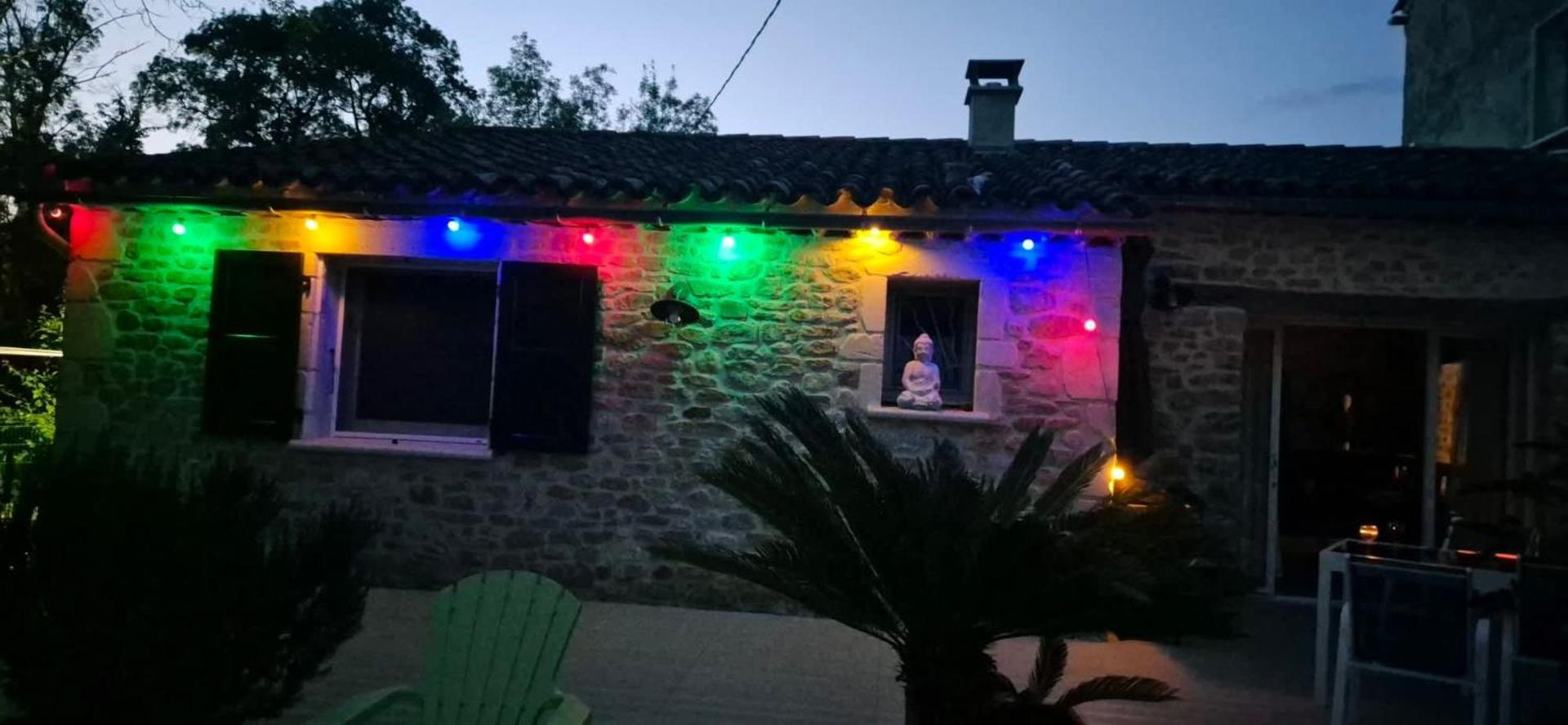 Mas en Pierre "entre Gard et Ardèche" avec jardin