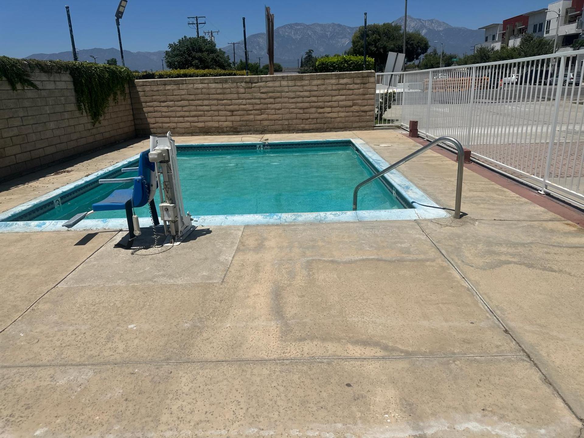 Mayfair Inn Onratio Airport & Convention Center