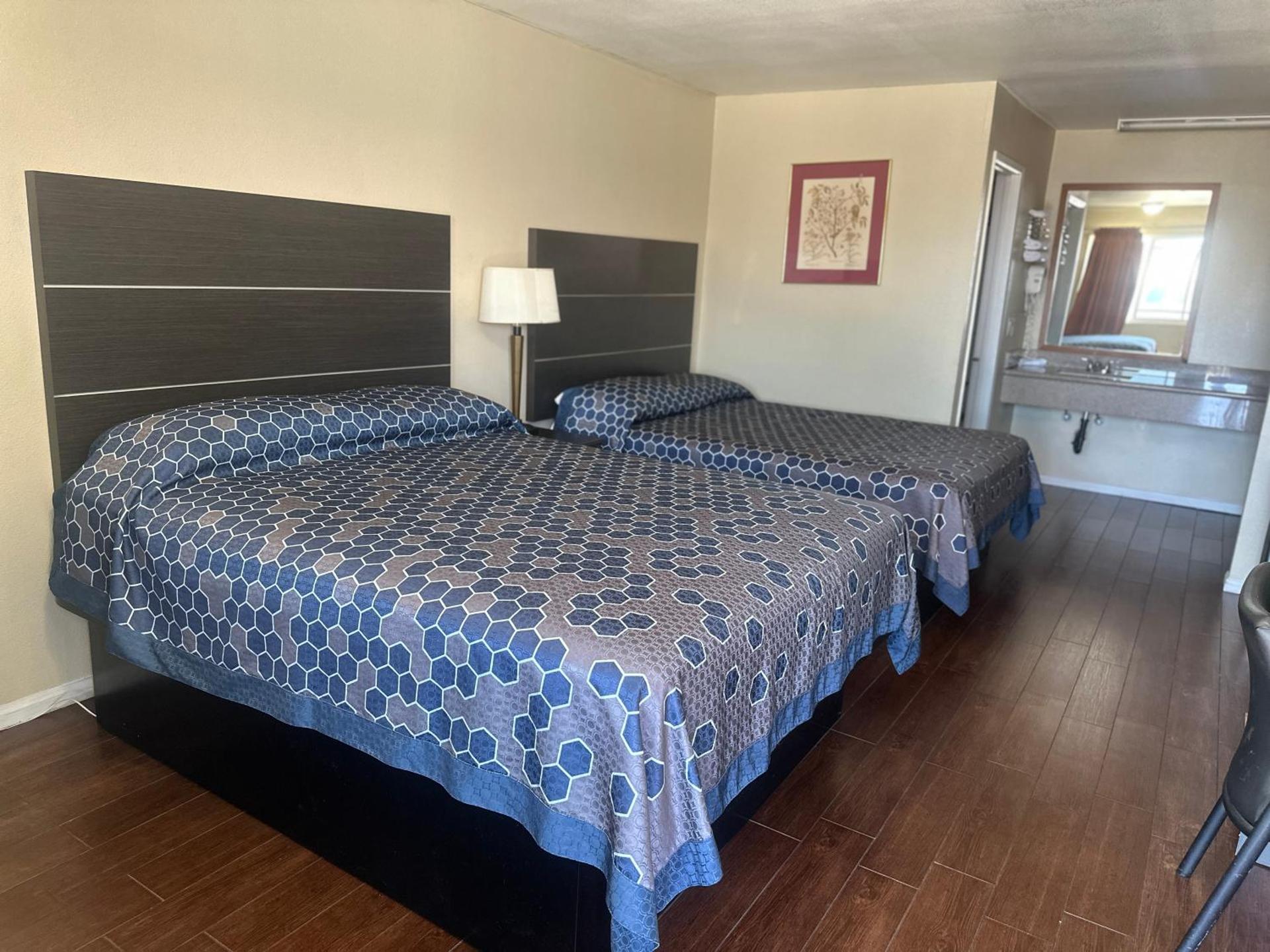 Mayfair Inn Onratio Airport & Convention Center