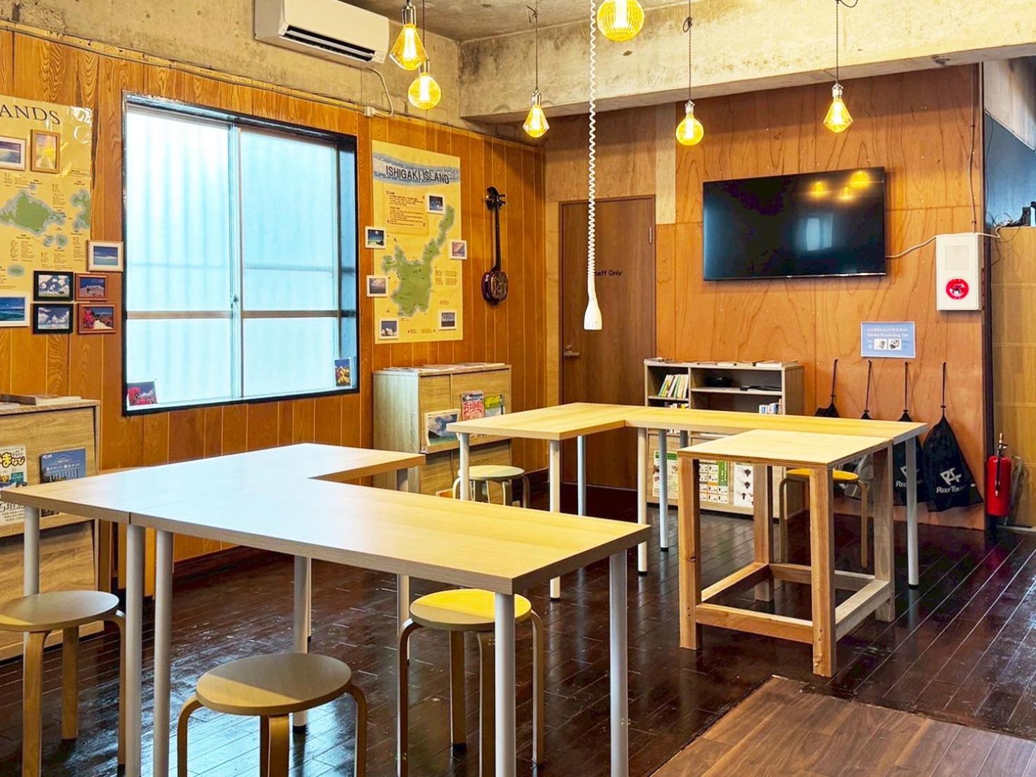 Communal lounge/ TV room