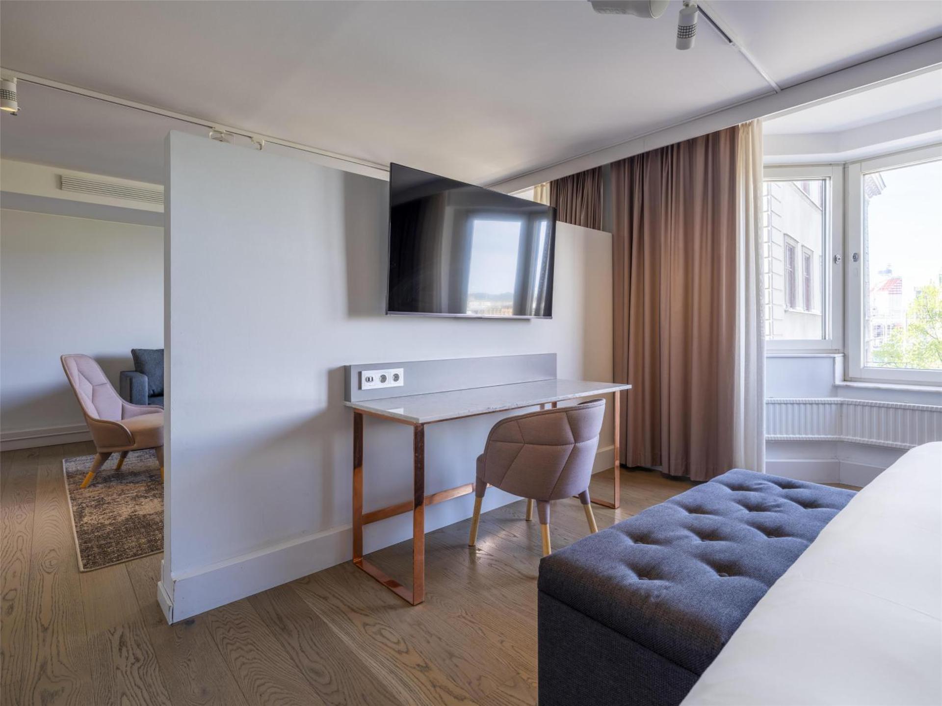 Photo of the whole room