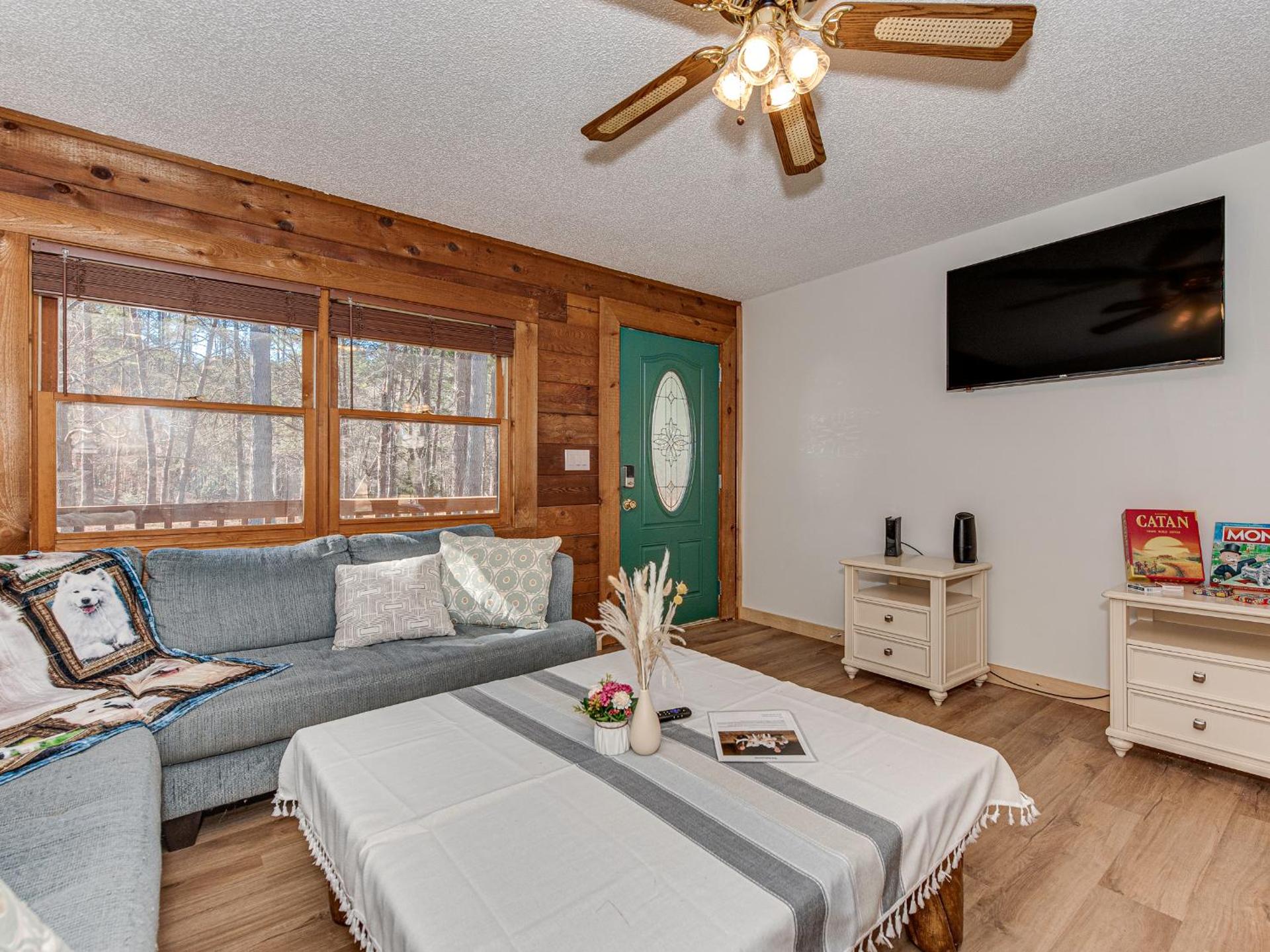 Communal lounge/ TV room