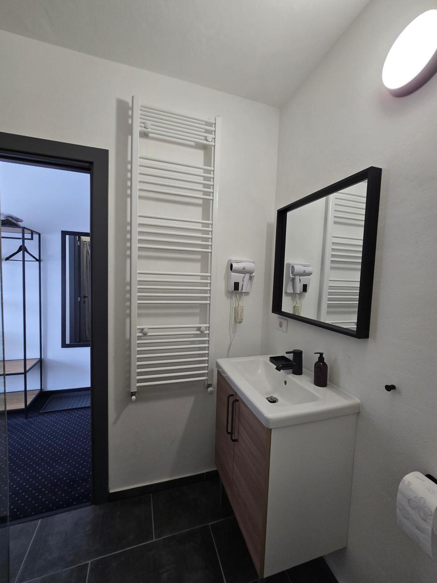 Nort Inn - Luncile Prigoanei, Sureanu, Oasa, Transalpina