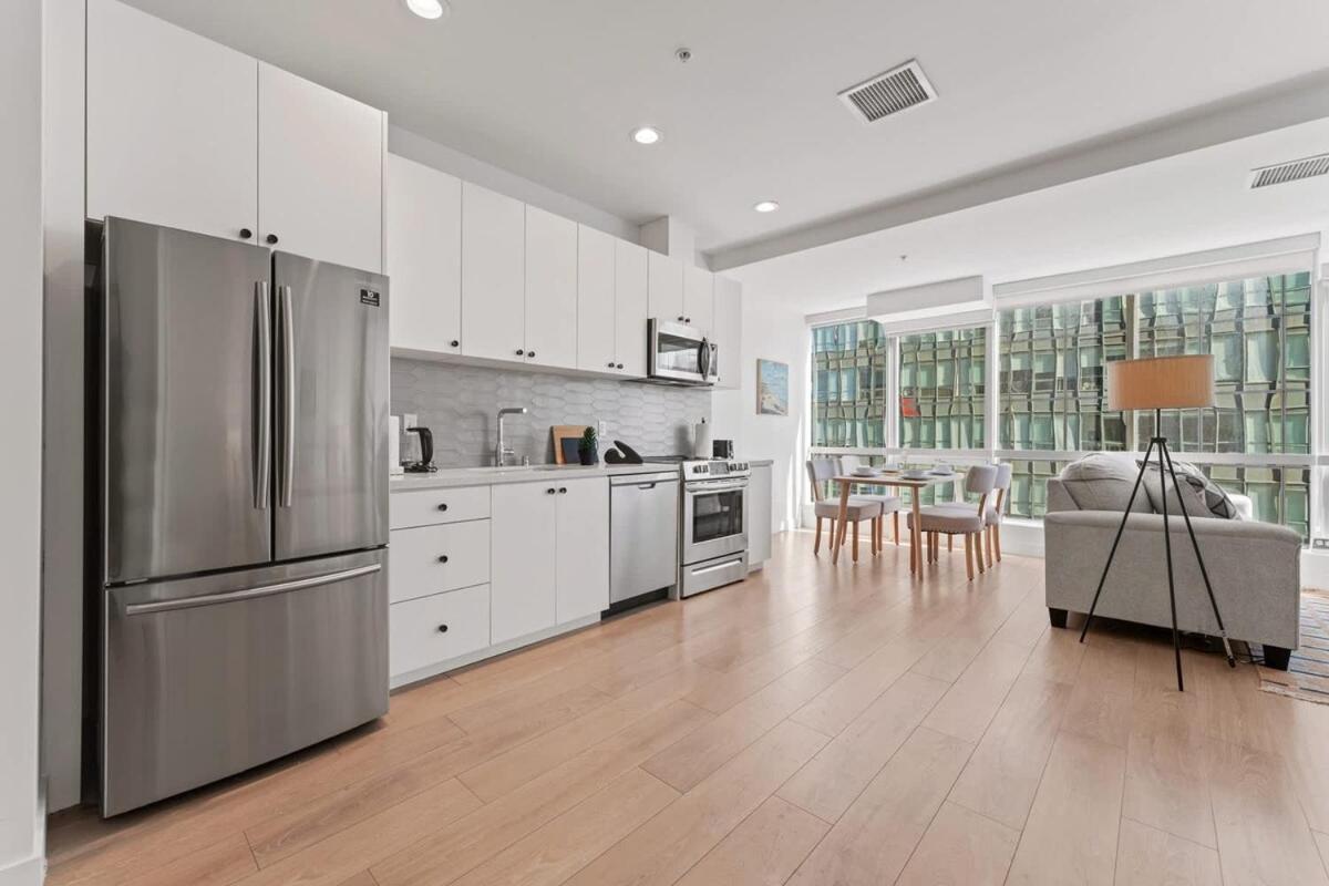 Stylist Downtown LA Gateway- Studio Apt