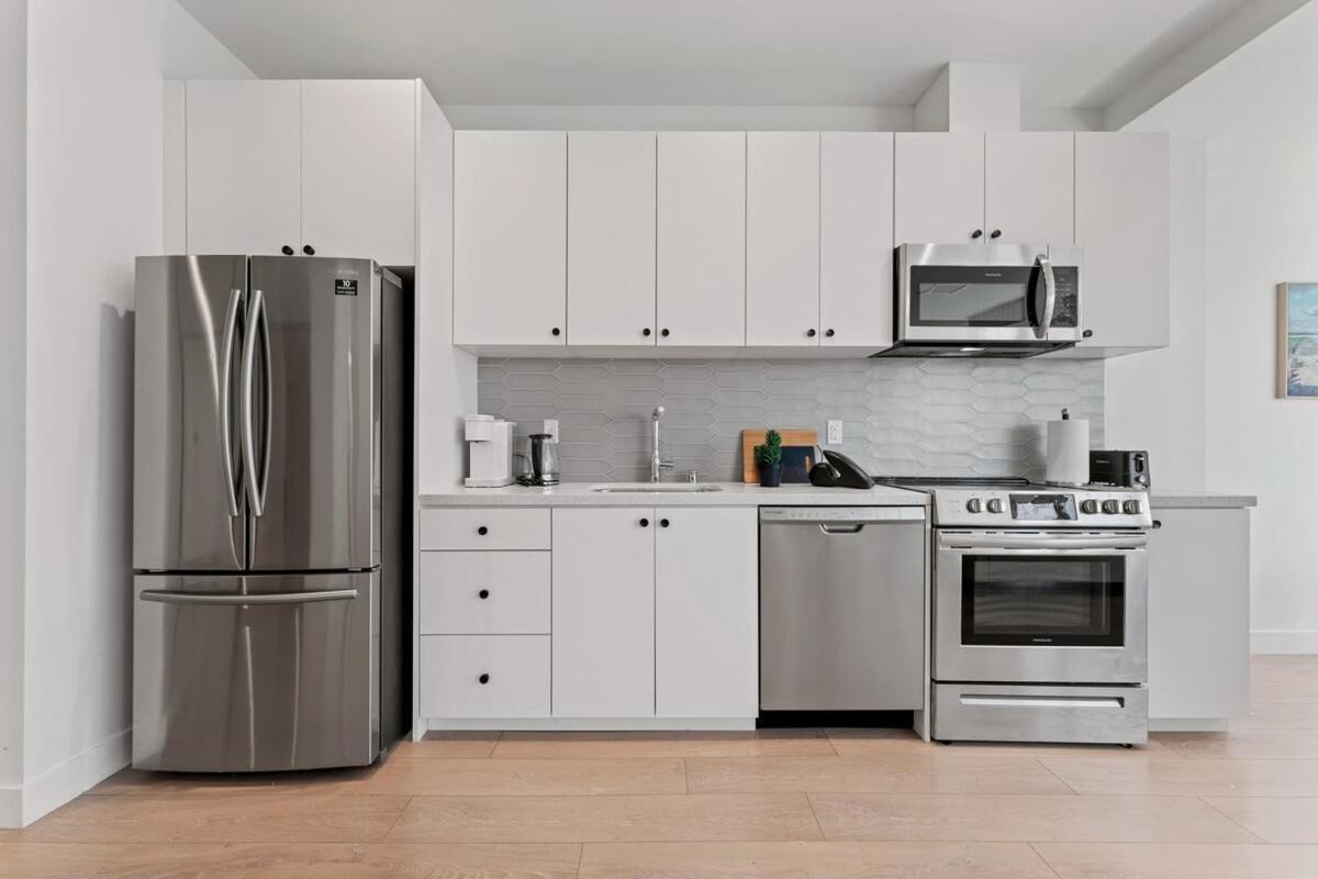 Stylish LA studio Prime Location