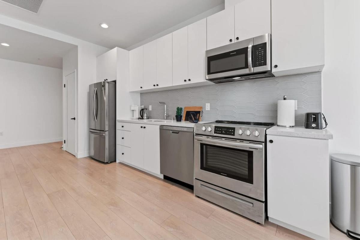 Stylist Downtown LA Gateway- Studio Apt