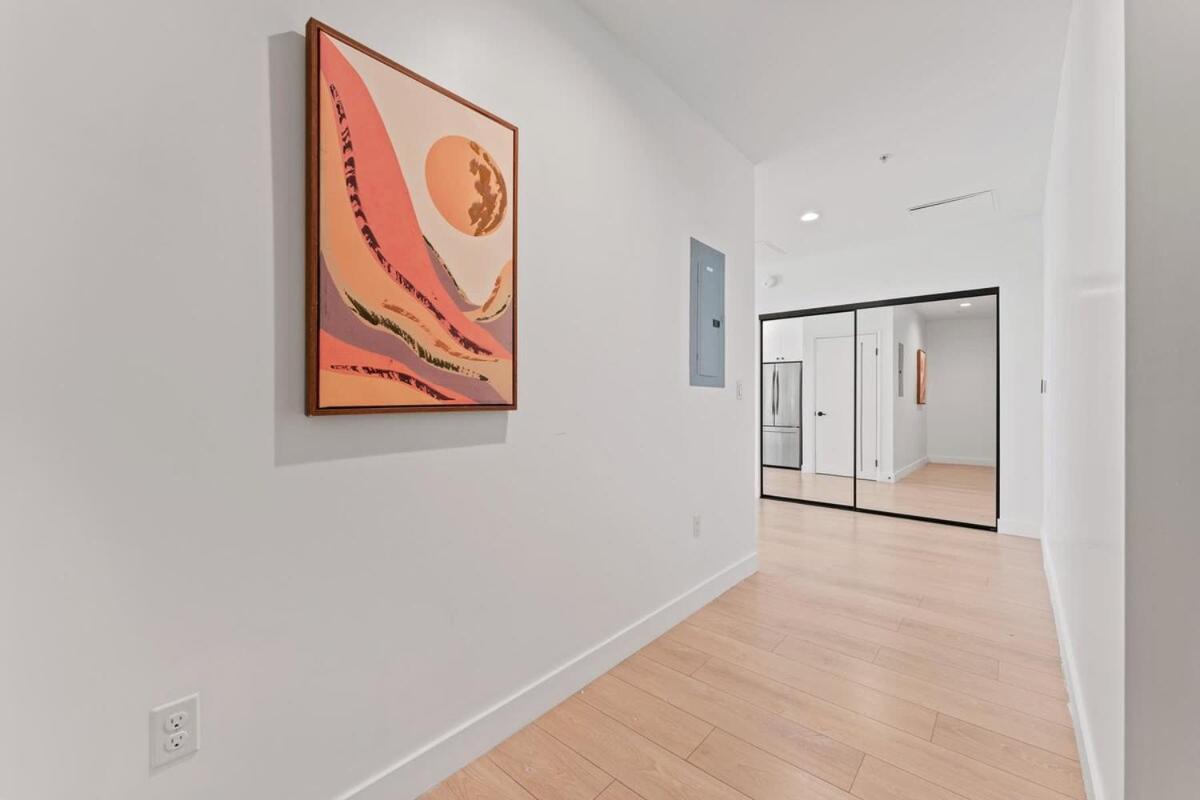 Stylish LA studio Prime Location