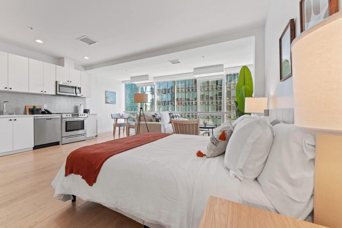 Stylist Downtown LA Gateway- Studio Apt