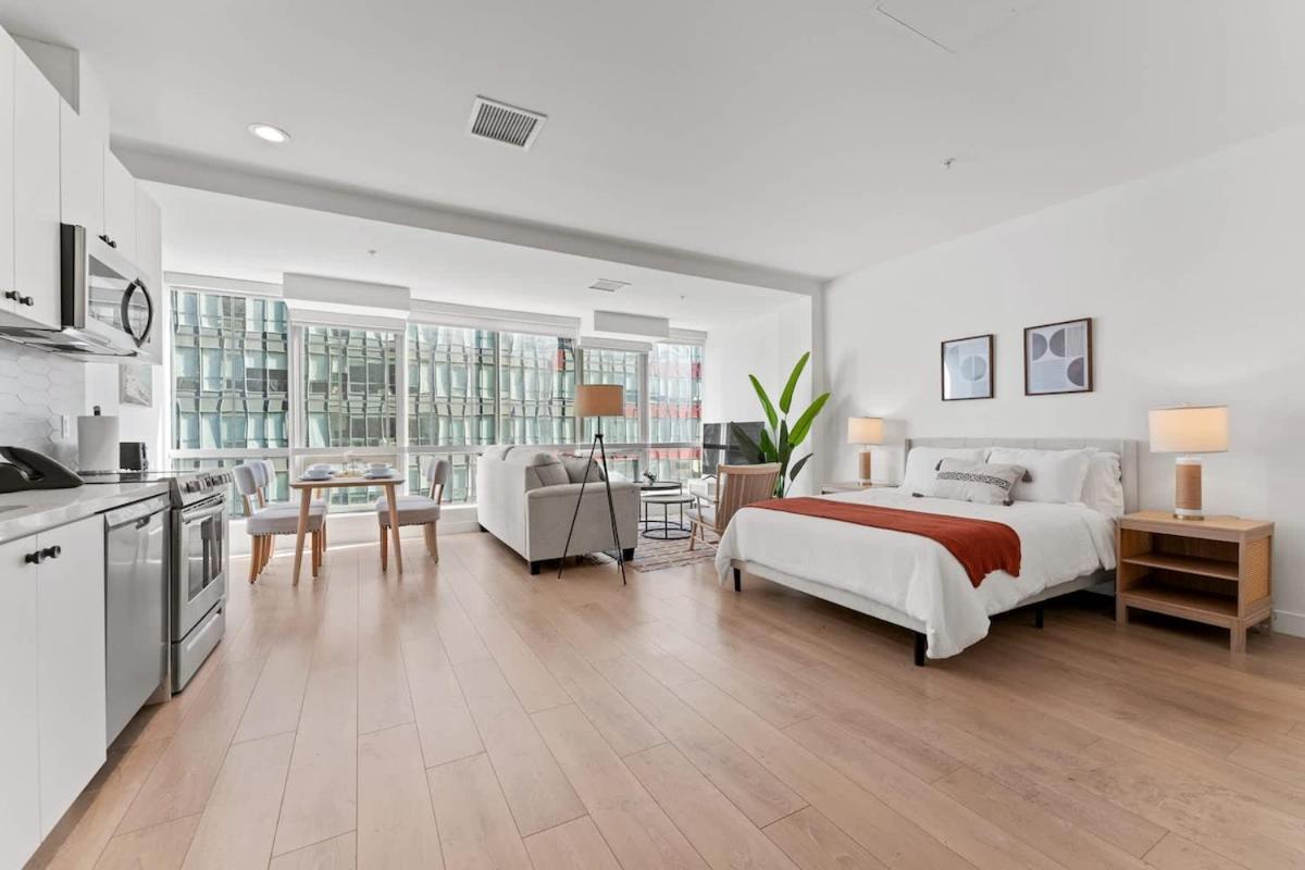 Stylist Downtown LA Gateway- Studio Apt