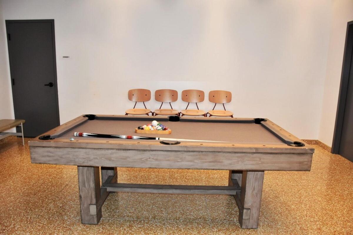 Stylist Downtown LA Gateway- Studio Apt