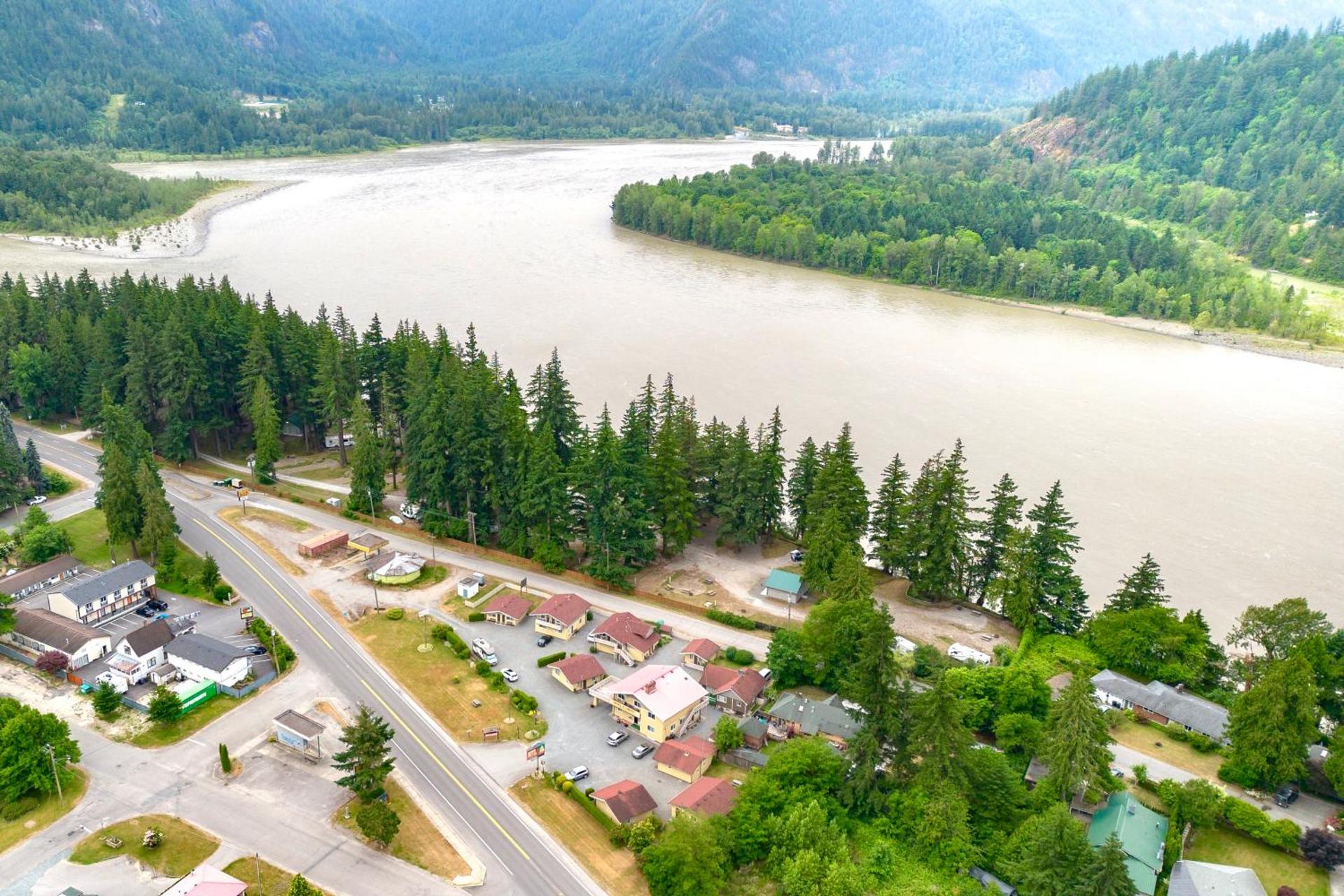 Richca Chalets Resort