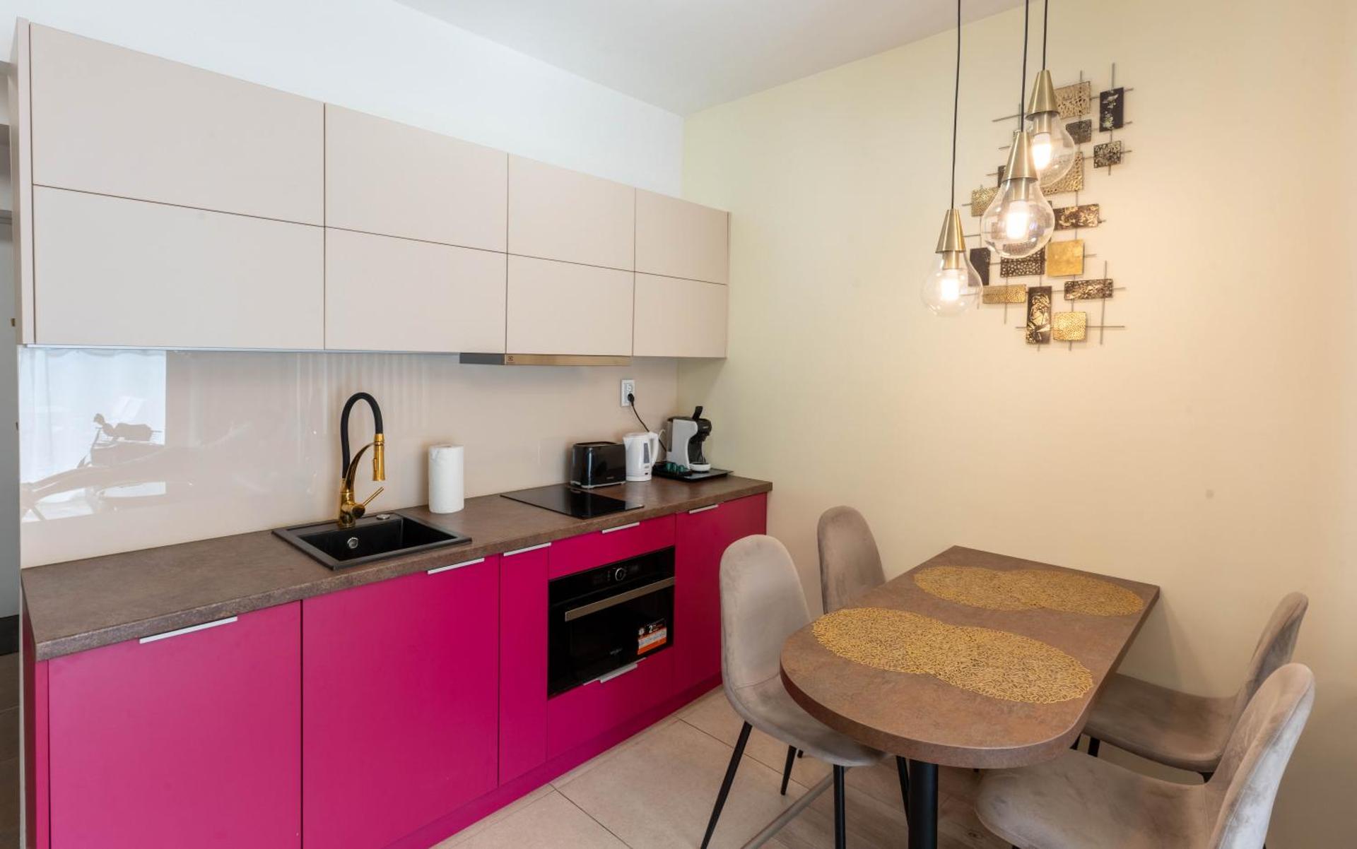 Sunset Resort 003 Jacuzzi