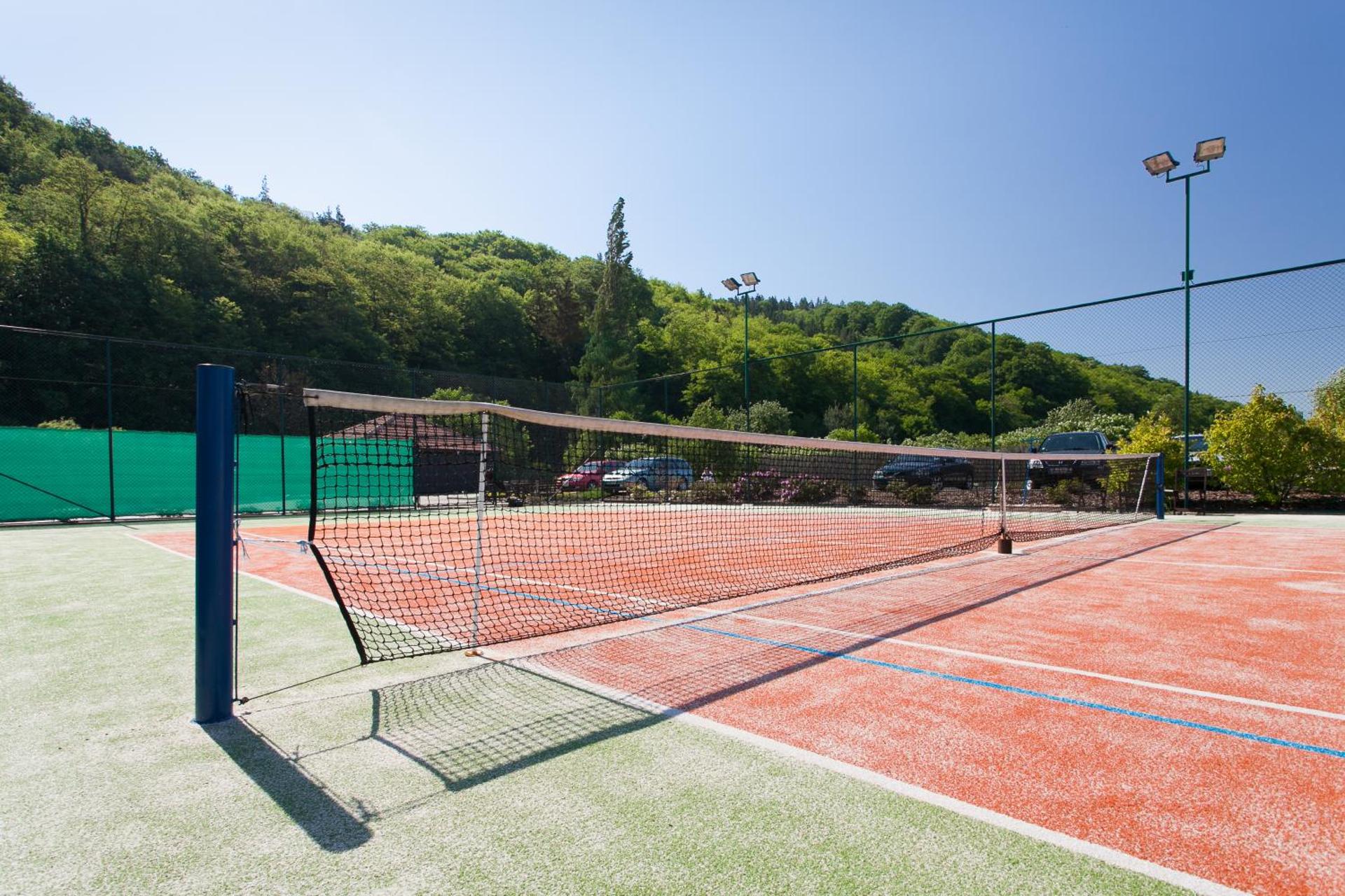 Tennis court