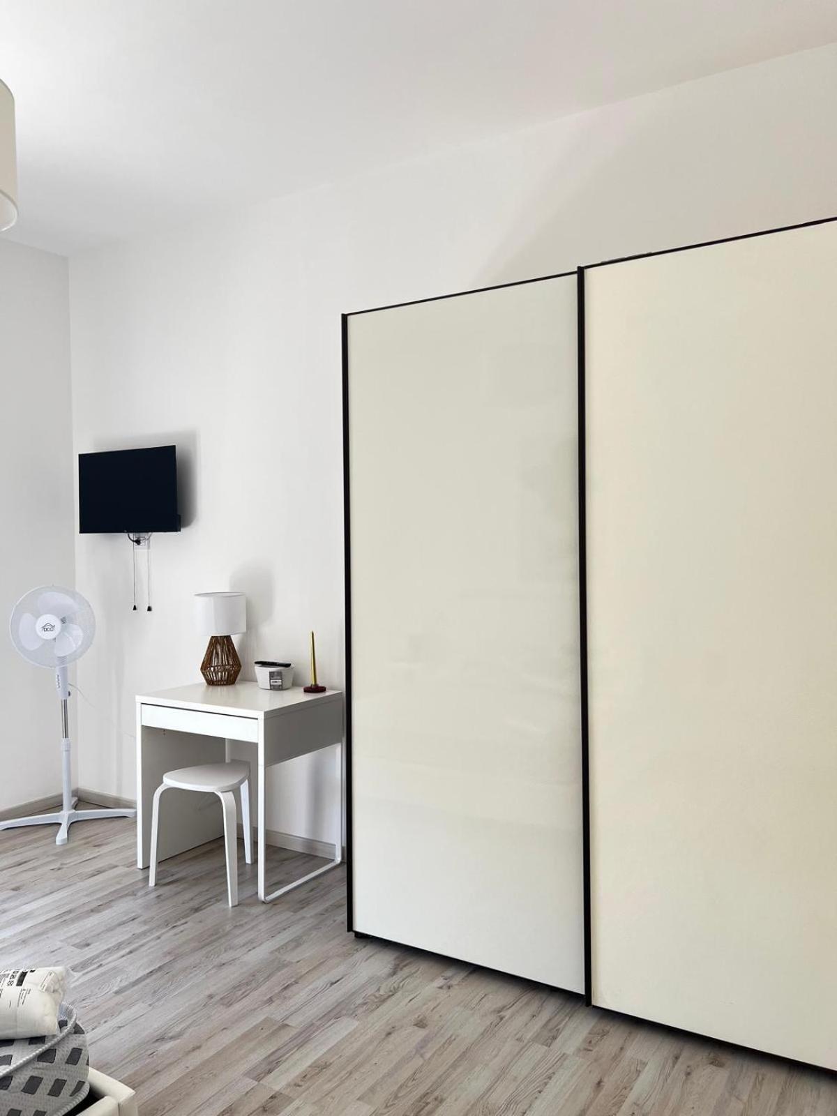 Clarissa Guest House Via Verani 18