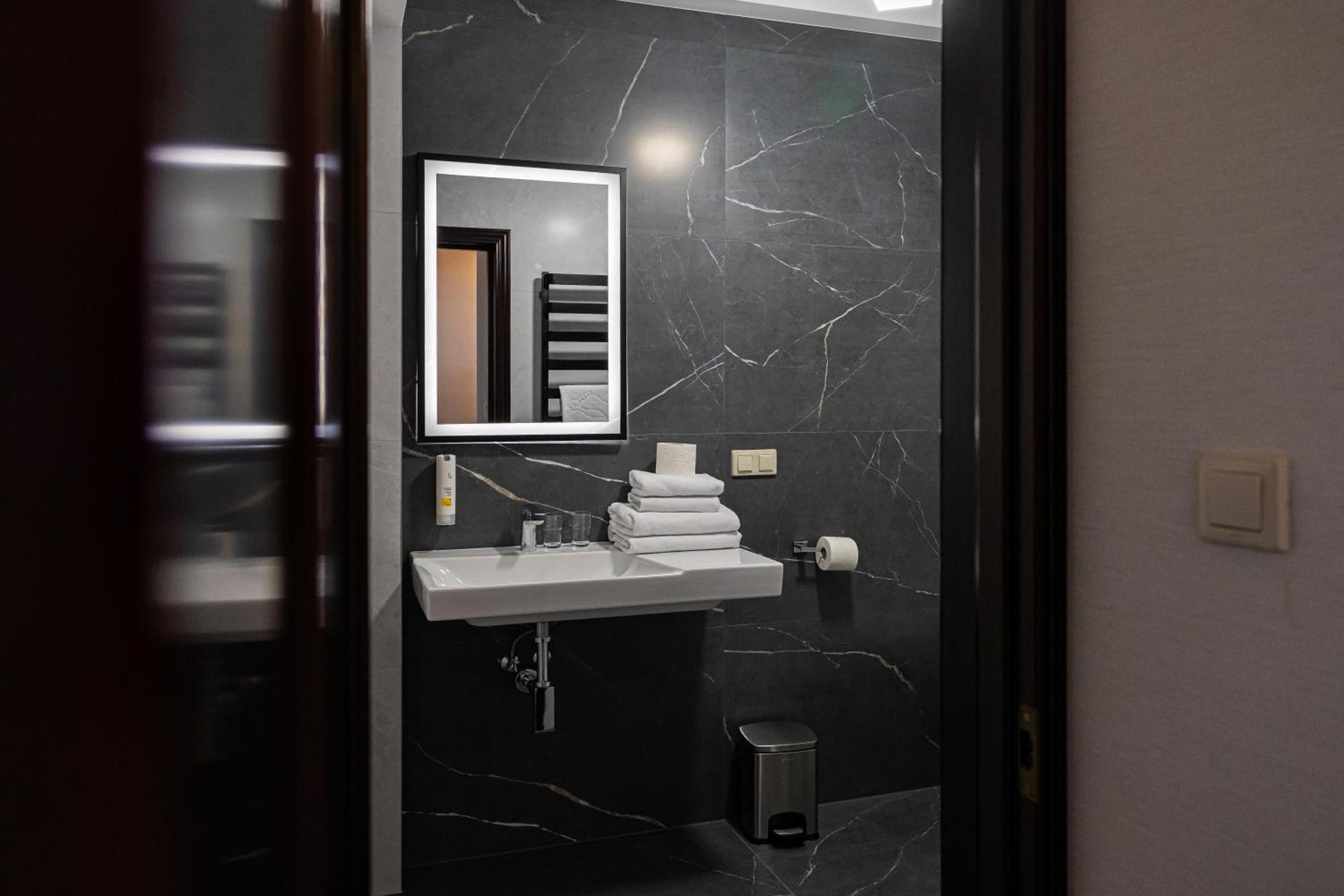 Standard Triple Studio