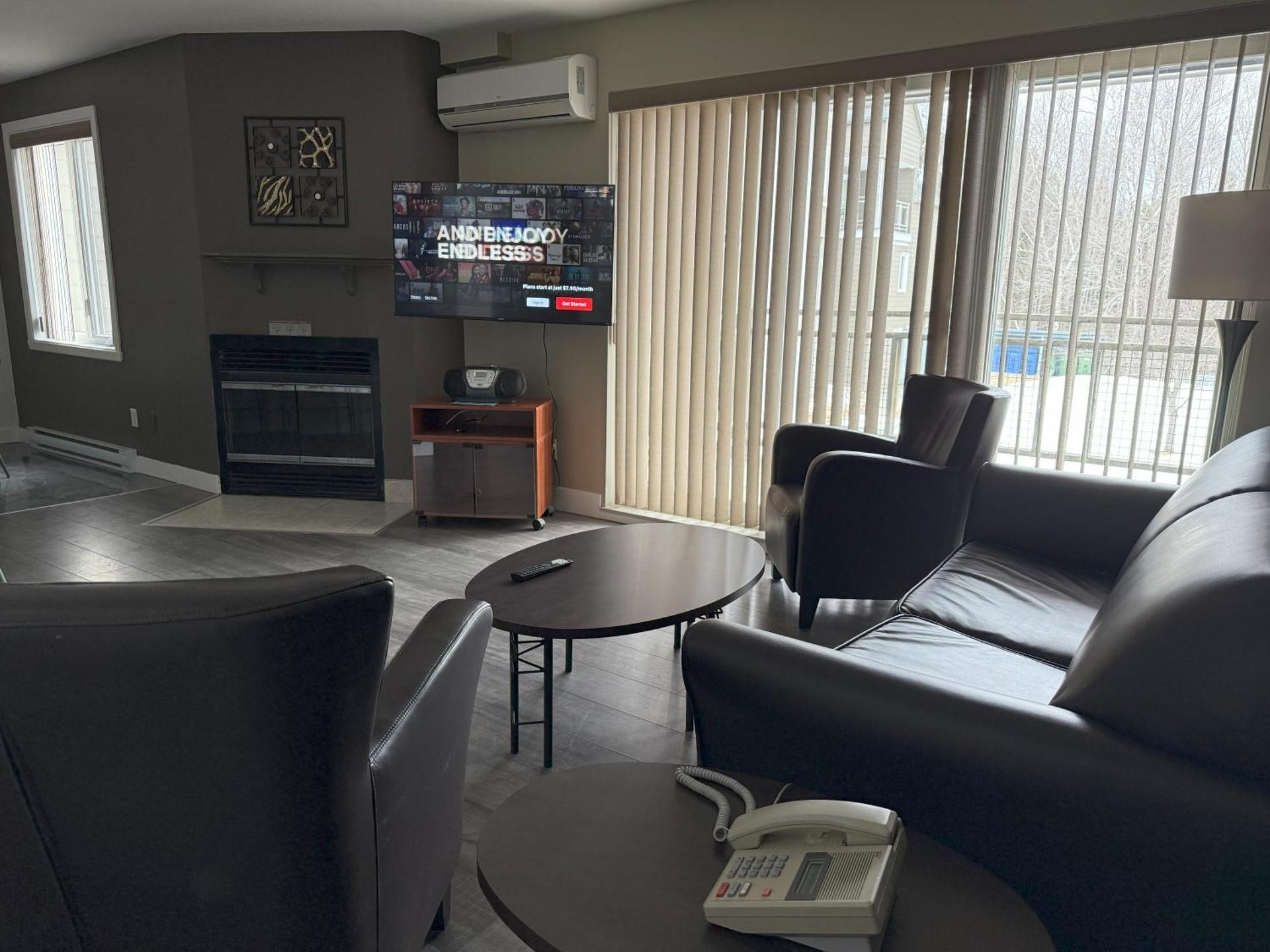 Condos Vacances MSA 2CH - incluant piscine et spas extérieurs OUVERTS À L'ANNÉE!