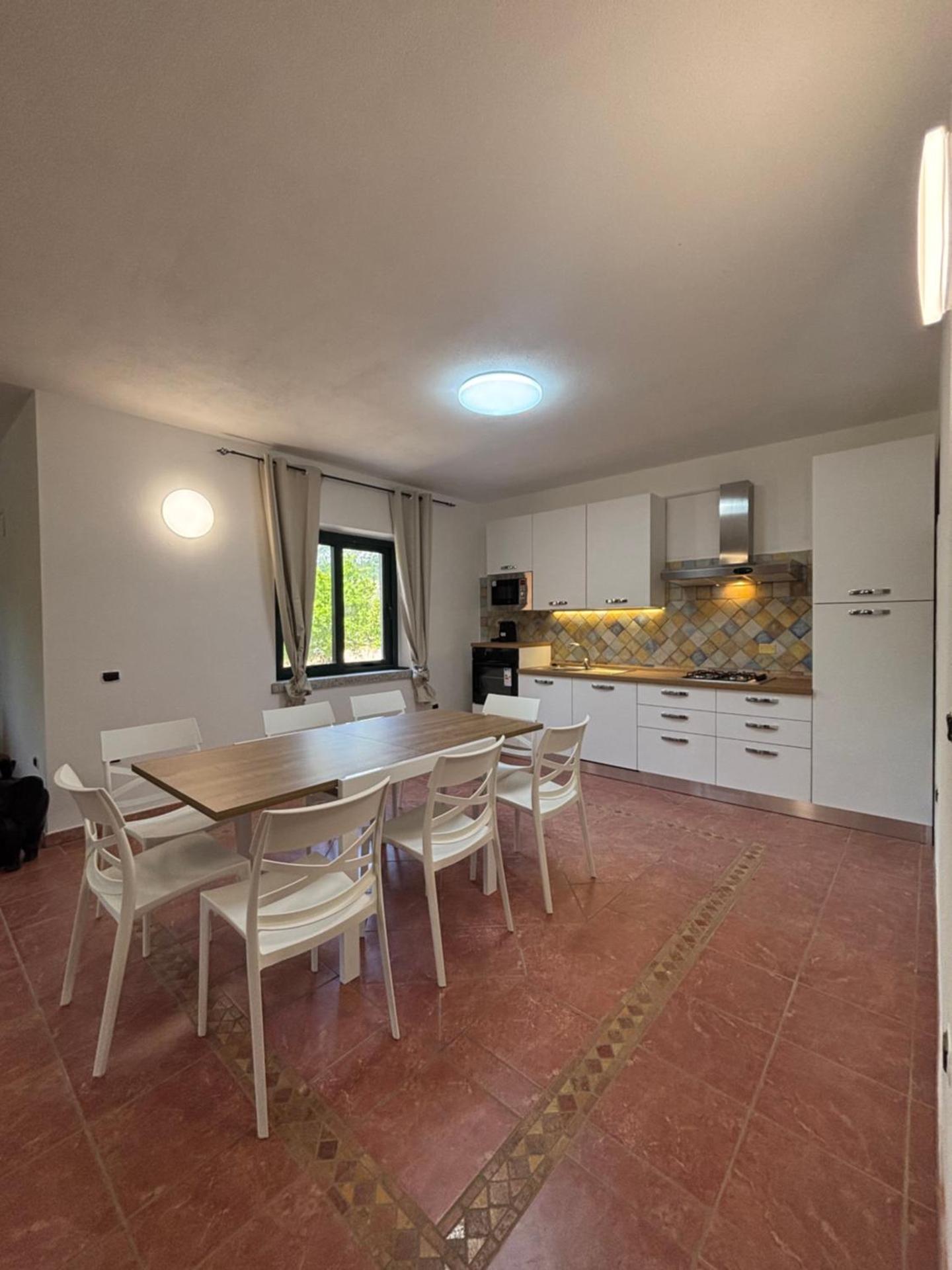 Villa with stunning views to the mountains 5km from the beach