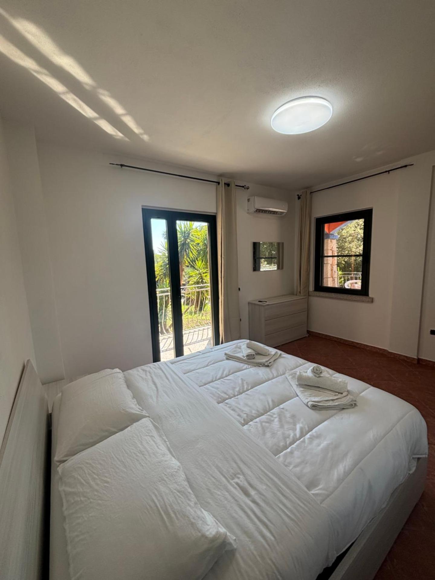 Villa with stunning views to the mountains 5km from the beach