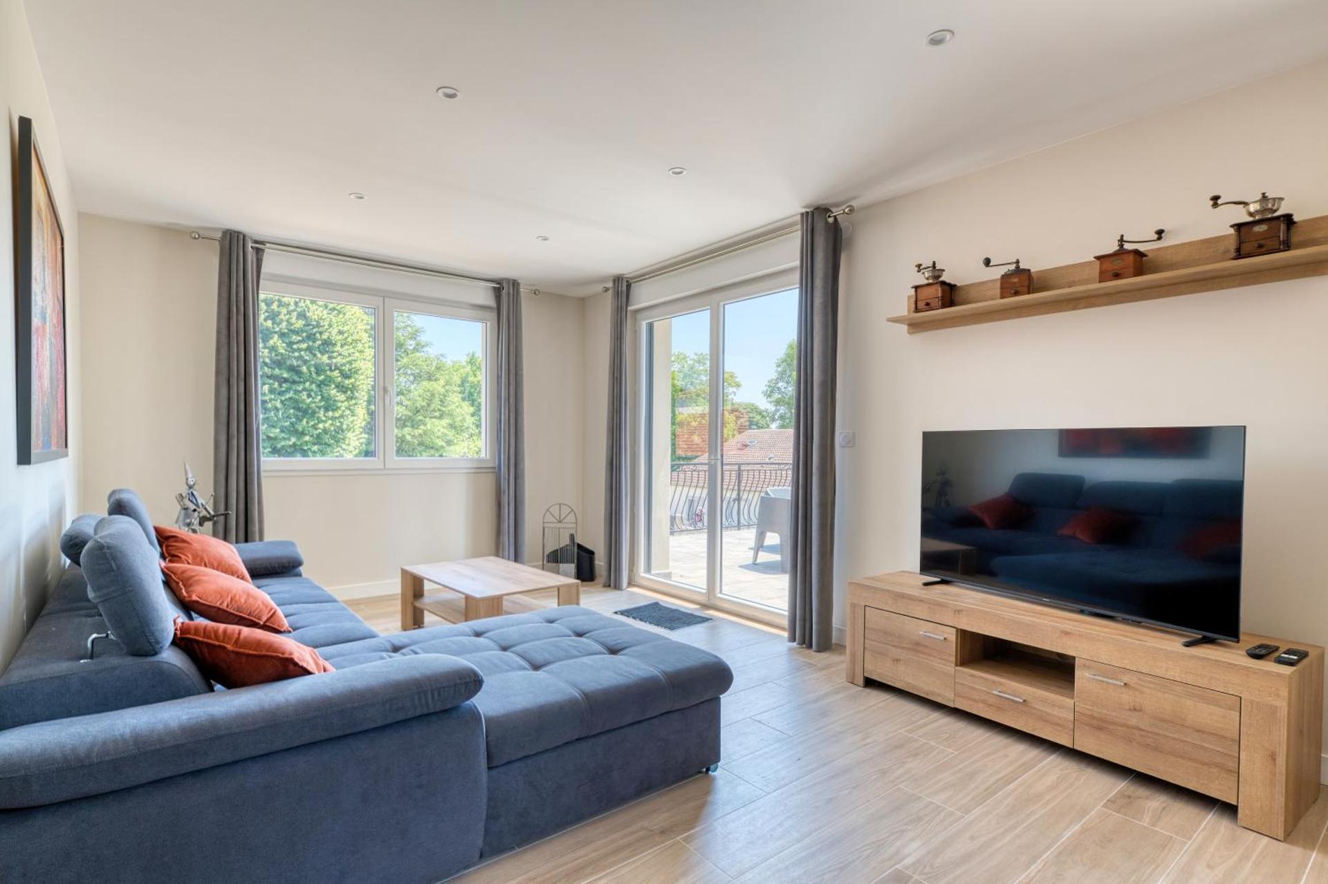 Communal lounge/ TV room