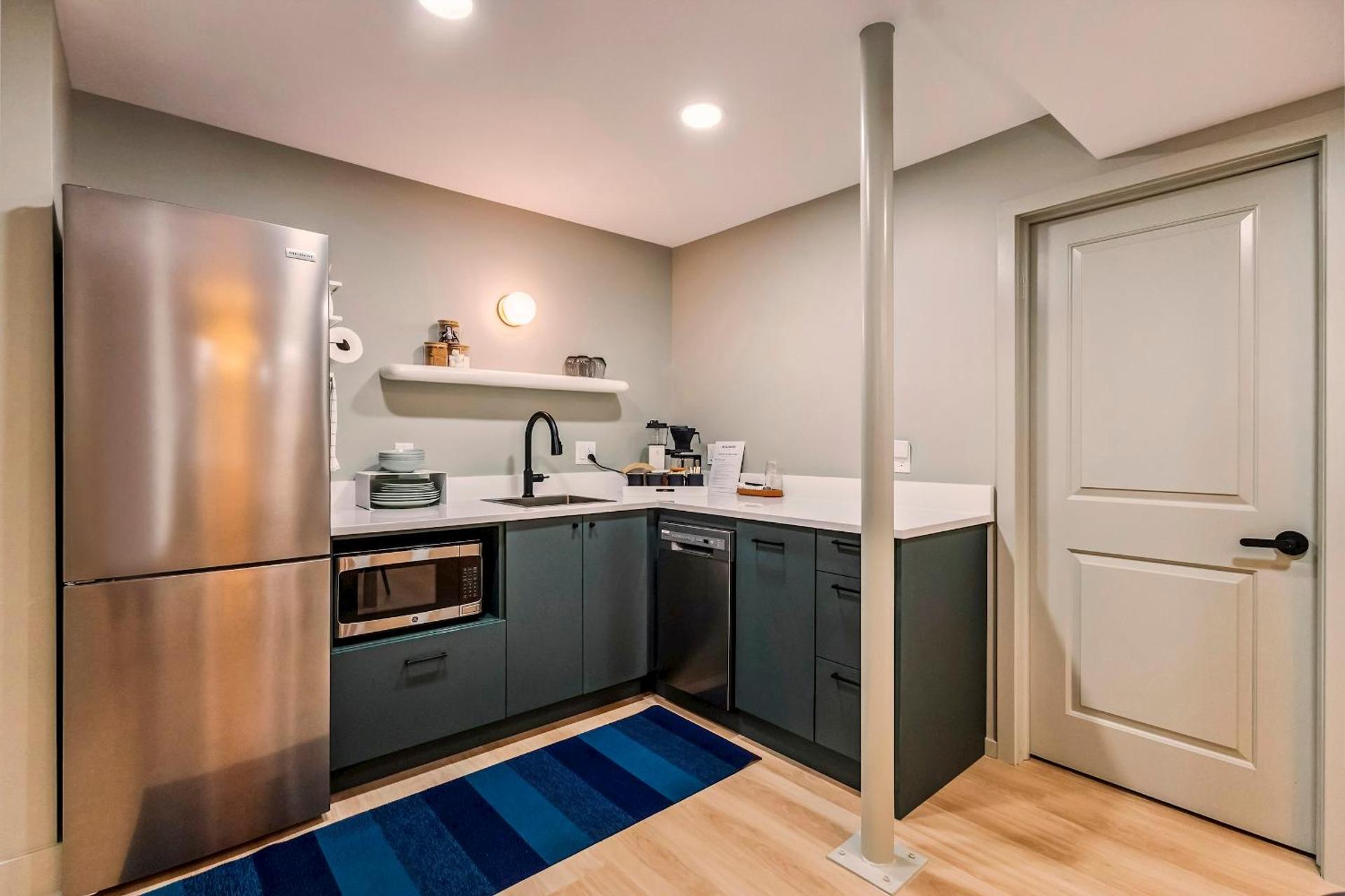 Kitchen or kitchenette