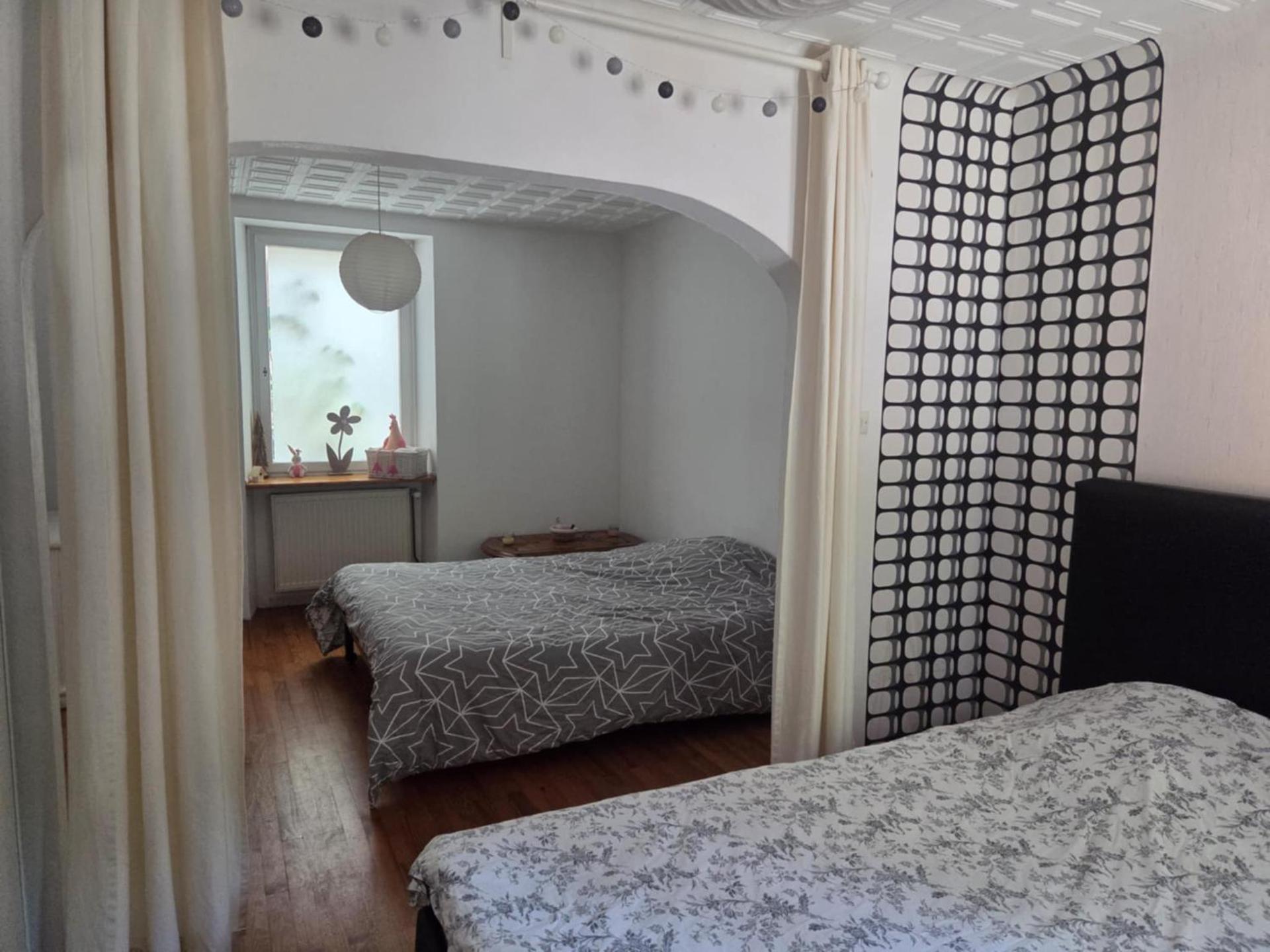 LA PARENTHÈSE AU PAYS DU VERT