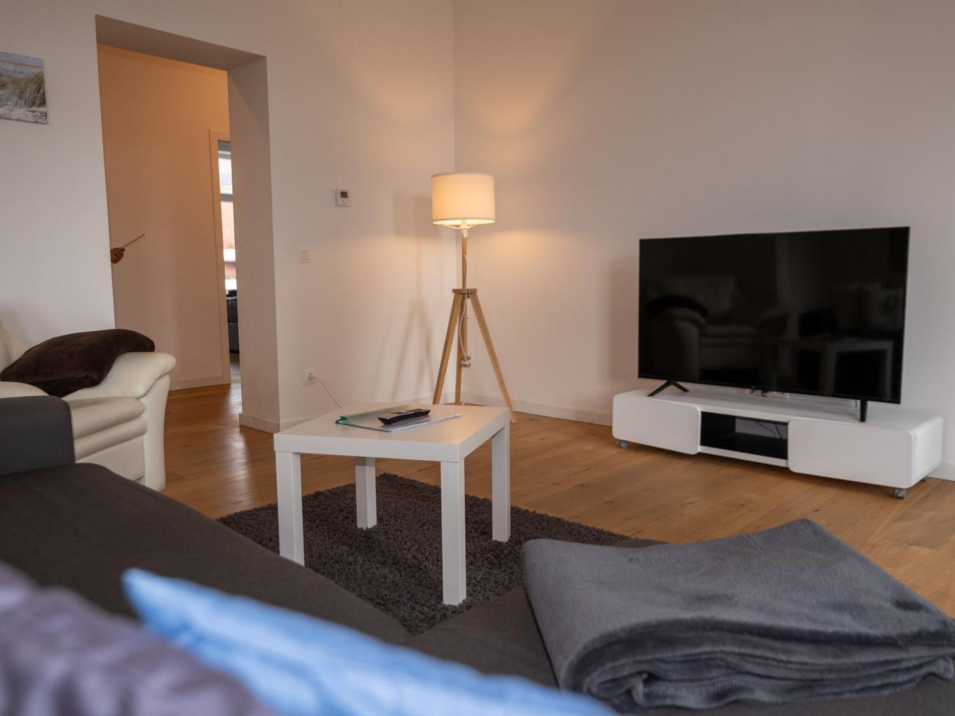 Apartment with Balcony - 1st Floor