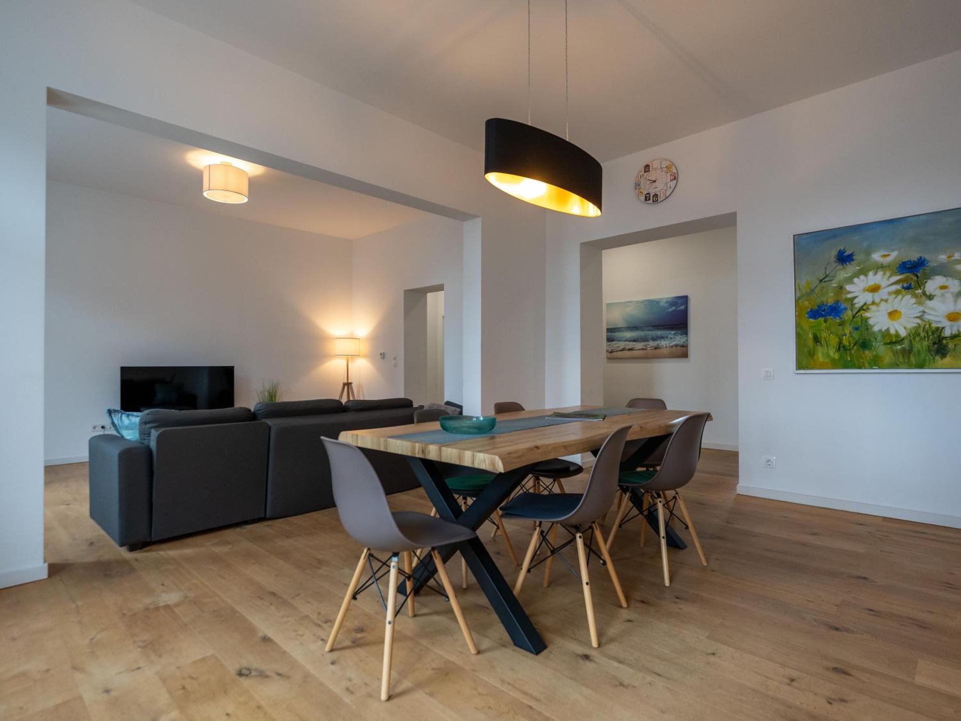 Apartment with Balcony - 2nd Floor