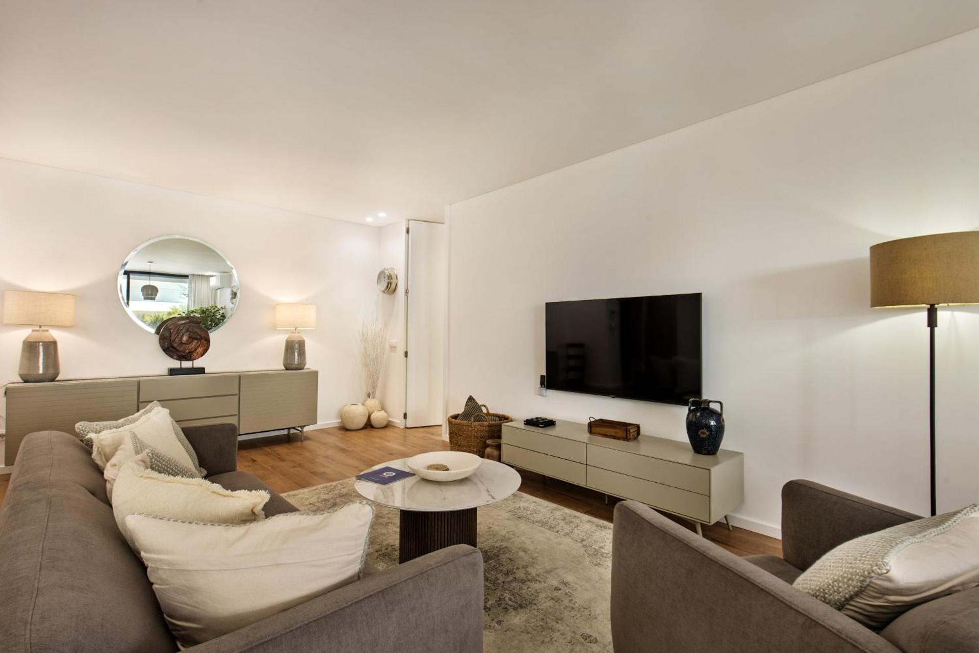 Communal lounge/ TV room