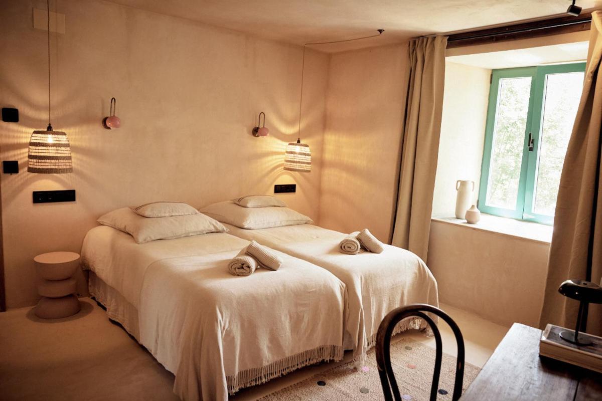 Double or Twin Room with Mountain View