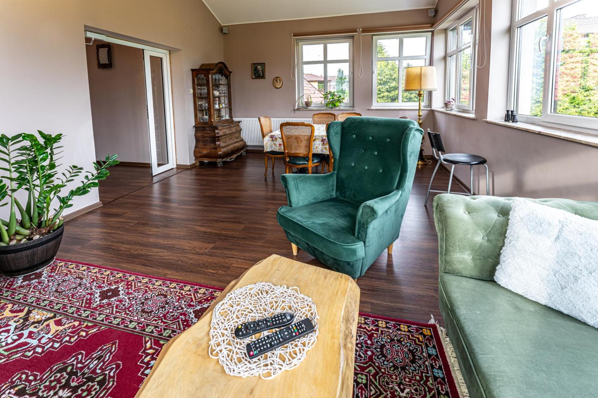 Communal lounge/ TV room