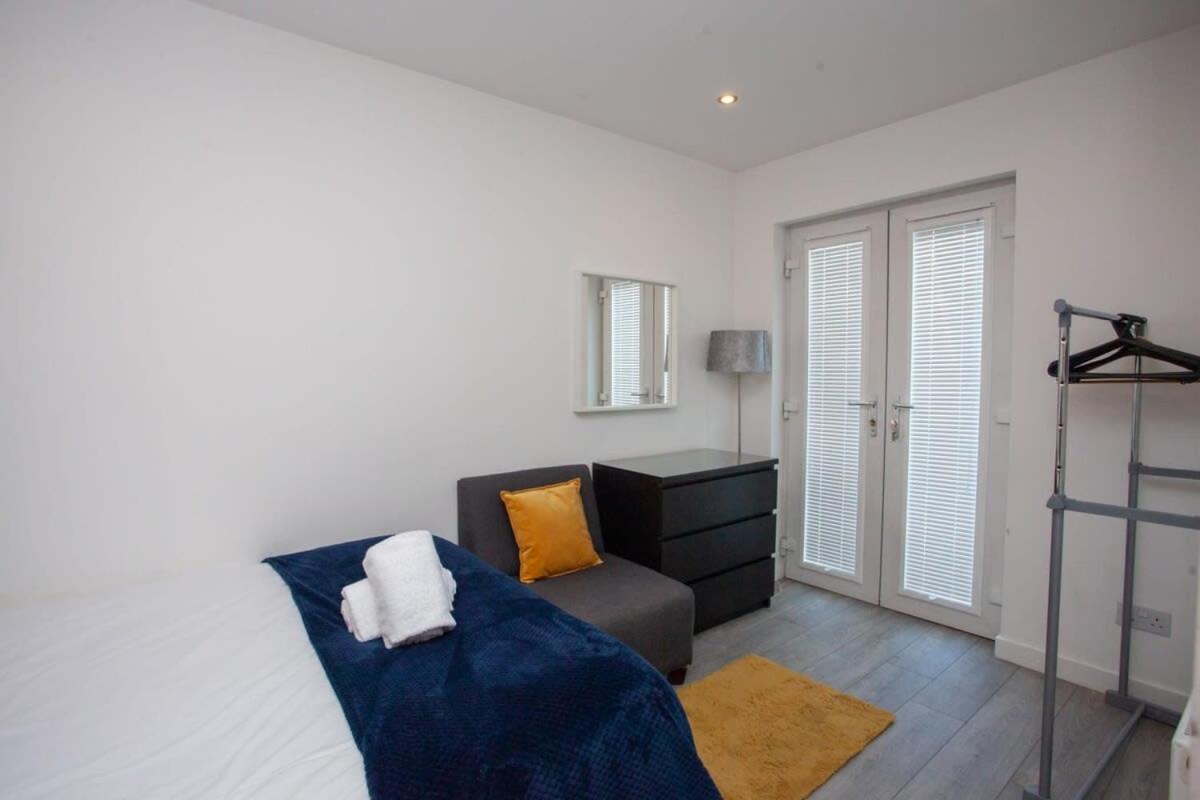 Southside Flat with Private Garden!