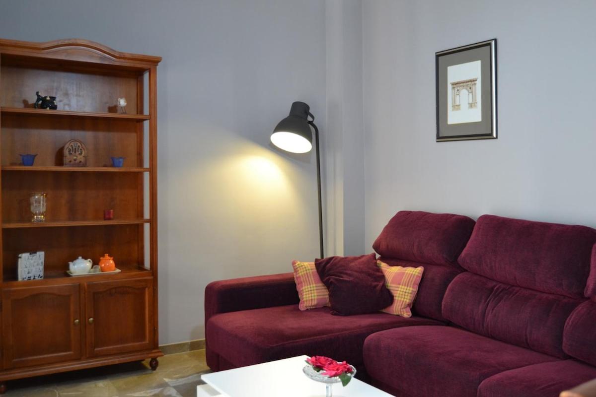 Center The Jeronimos SuitFree Parking