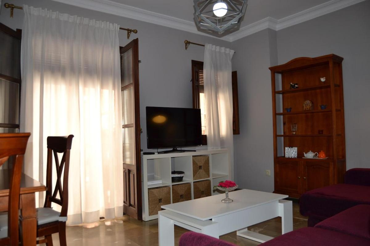 Center The Jeronimos SuitFree Parking