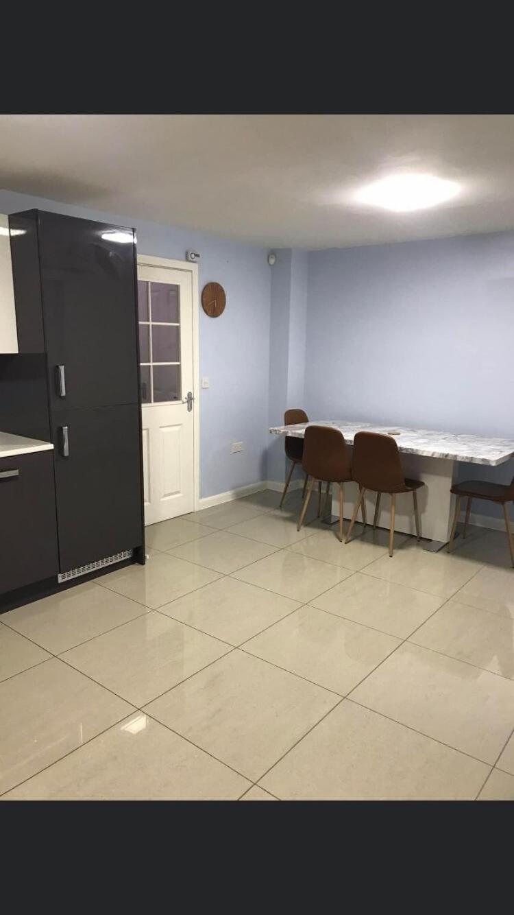 Detached 4-Bed 2 Ensuites with Driveway Castle Donington Near EMA