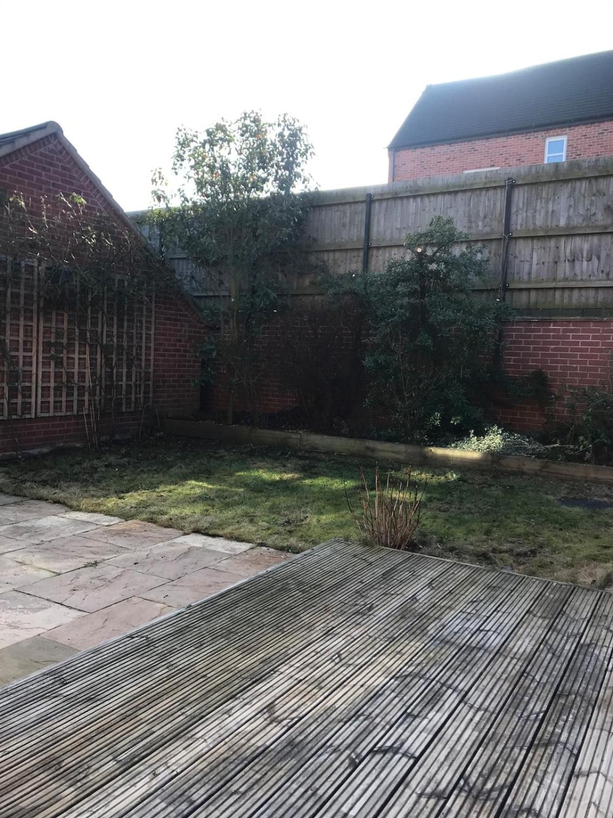 Detached 4-Bed 2 Ensuites with Driveway Castle Donington Near EMA