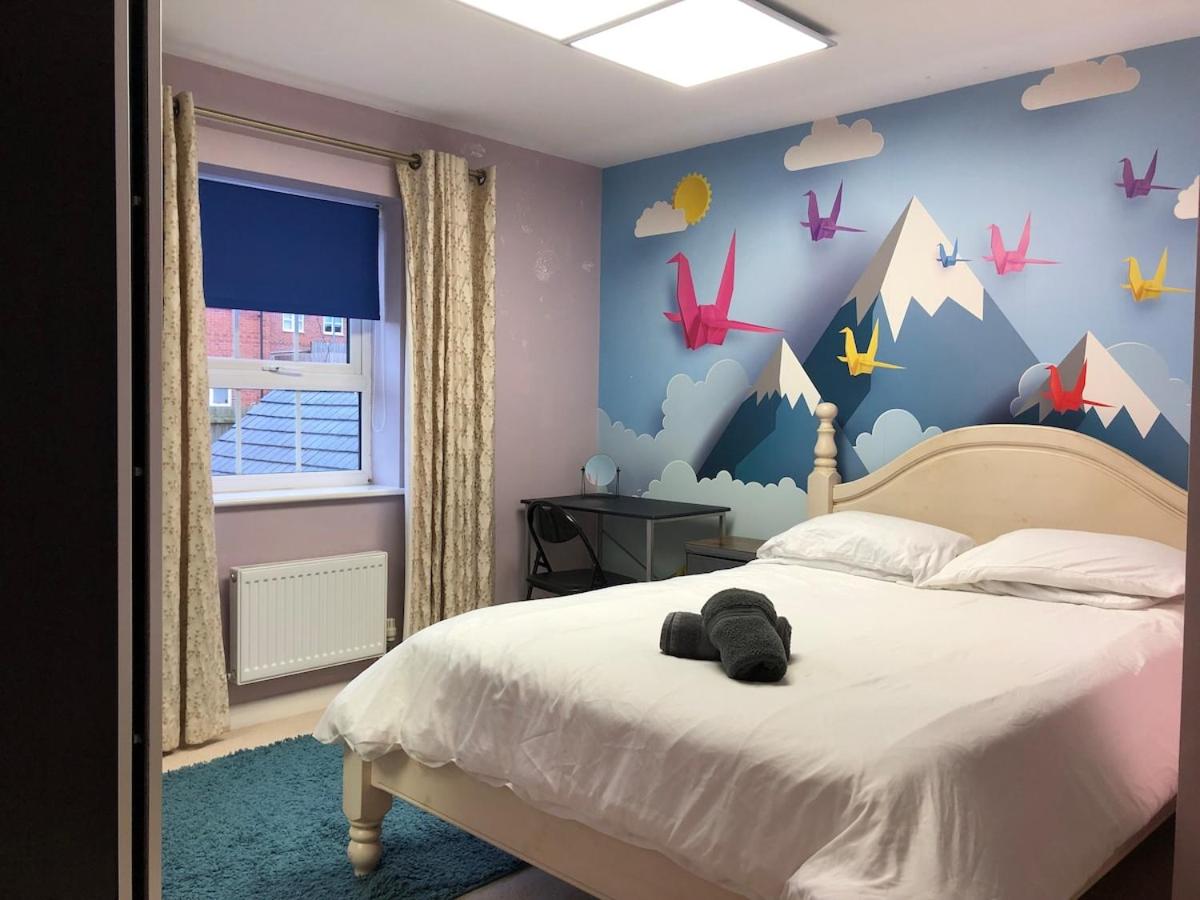 Detached 4-Bed 2 Ensuites with Driveway Castle Donington Near EMA