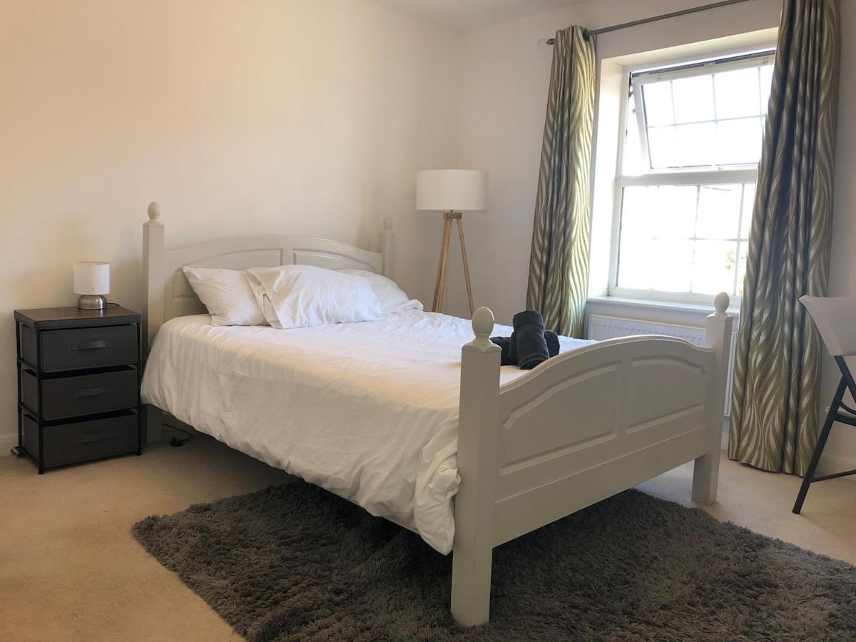 Detached 4-Bed 2 Ensuites with Driveway Castle Donington Near EMA