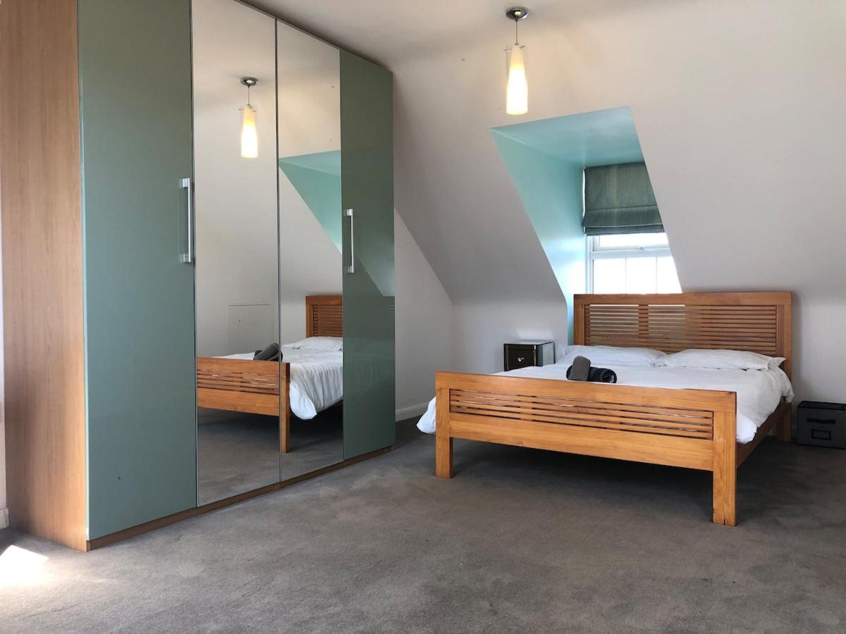 Detached 4-Bed 2 Ensuites with Driveway Castle Donington Near EMA