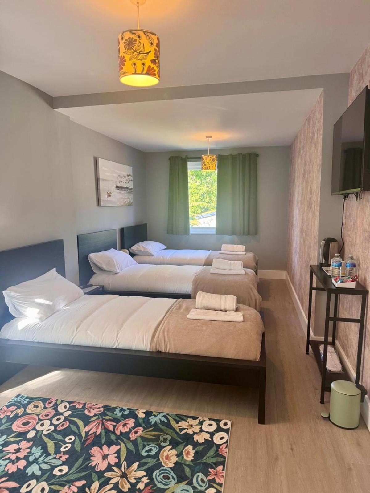 40th Avenue Guest House