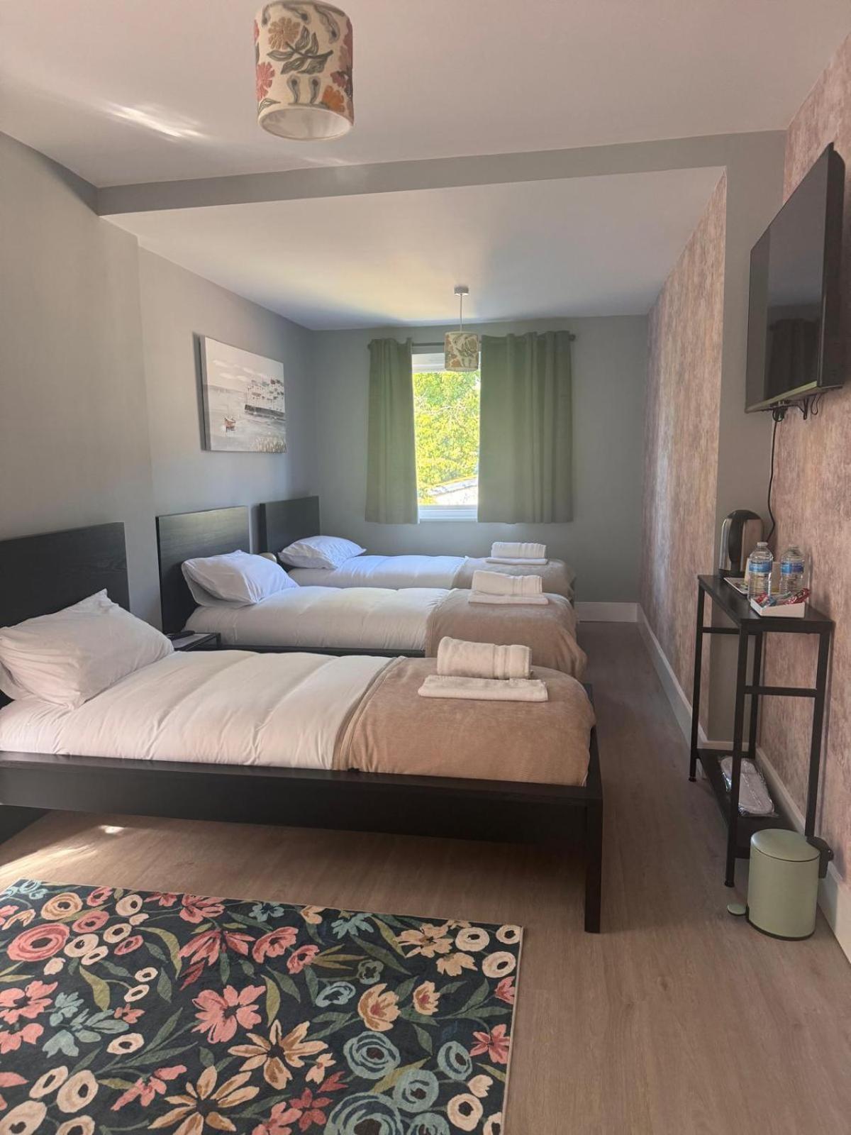 40th Avenue Guest House