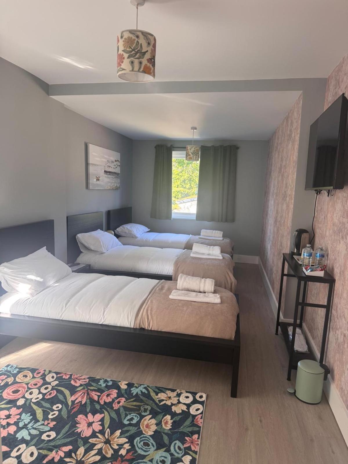 40th Avenue Guest House