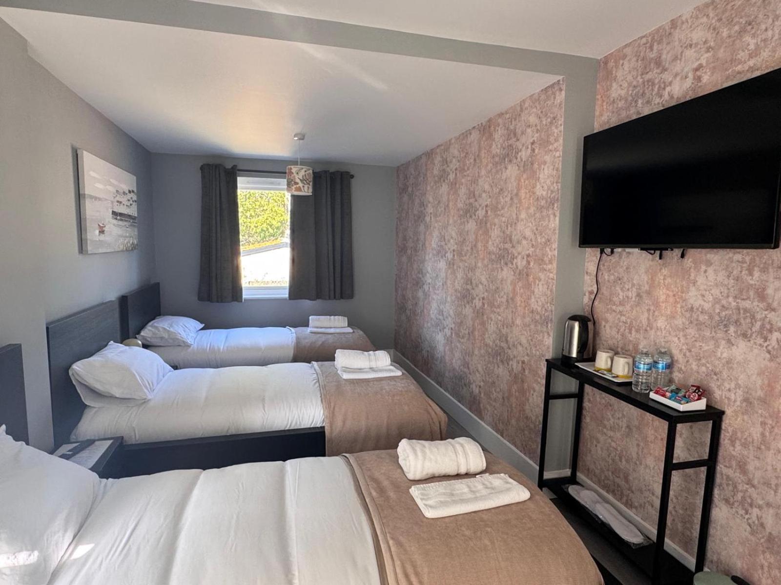 40th Avenue Guest House