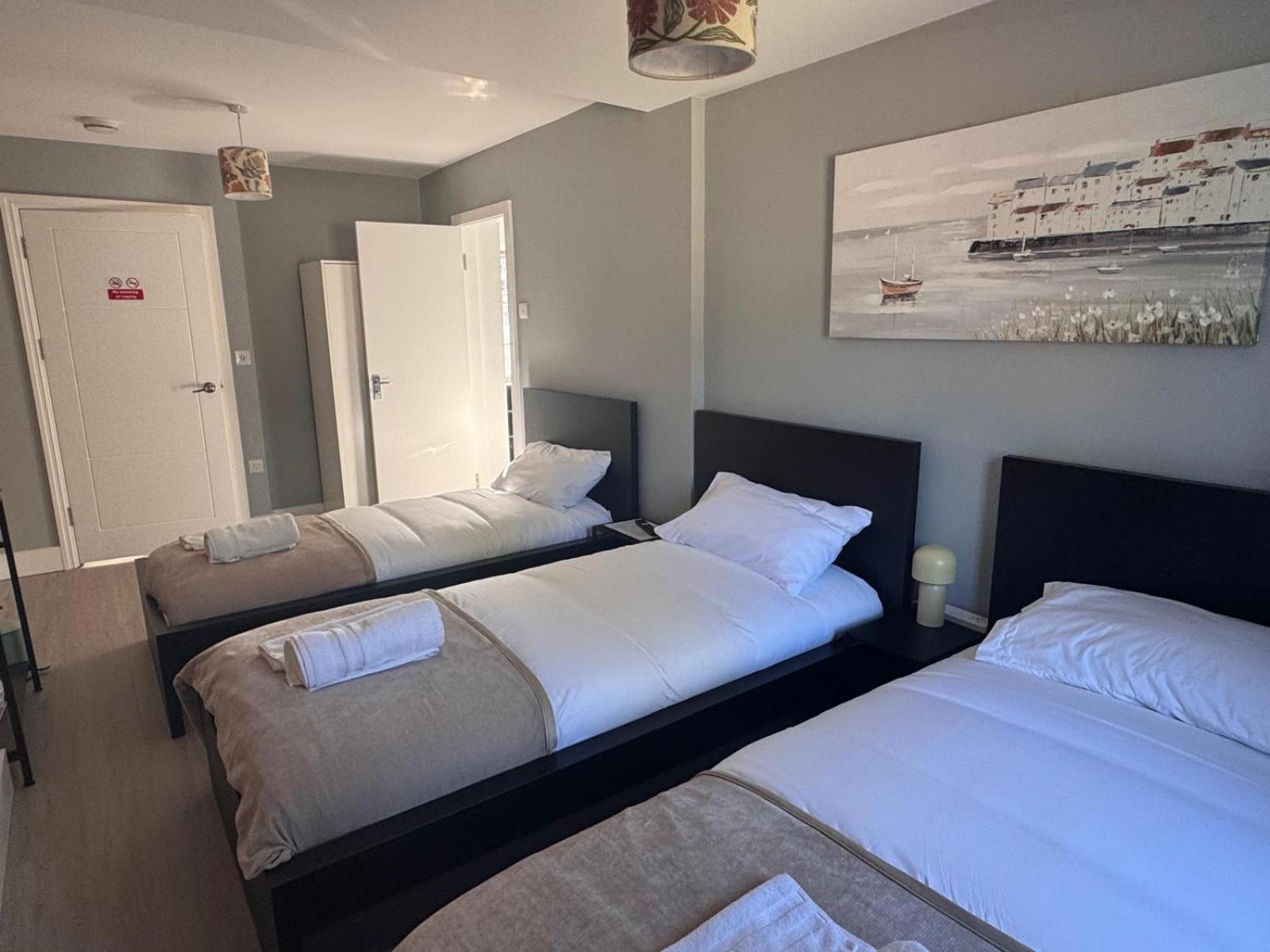 40th Avenue Guest House