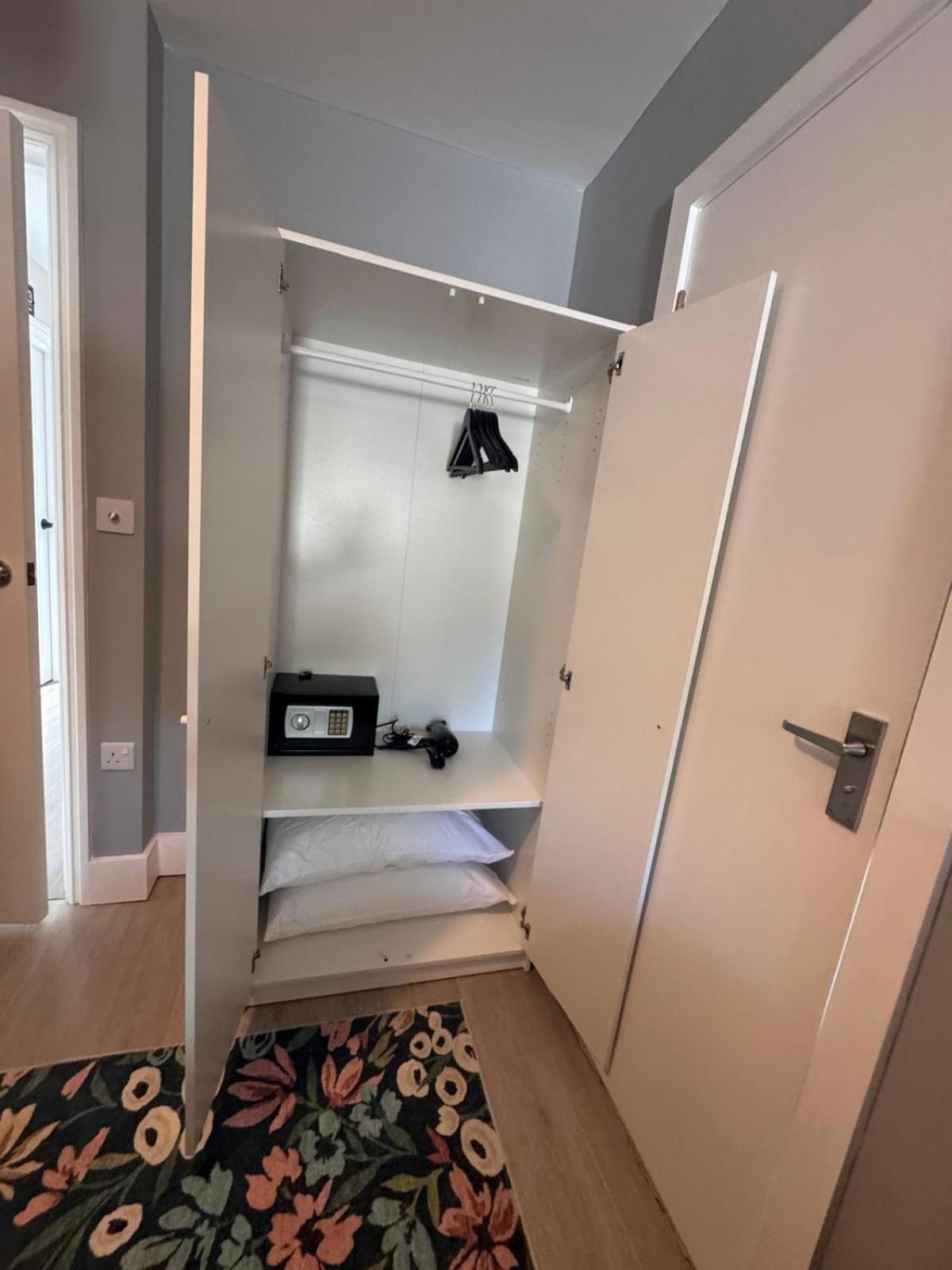 40th Avenue Guest House