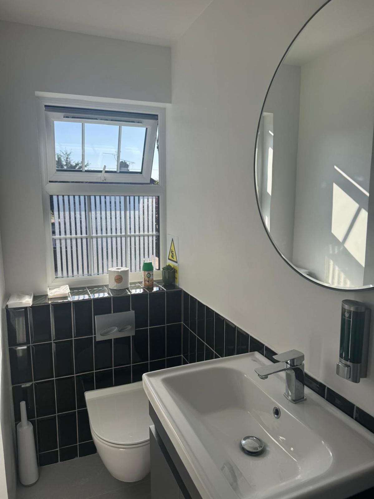 40th Avenue Guest House