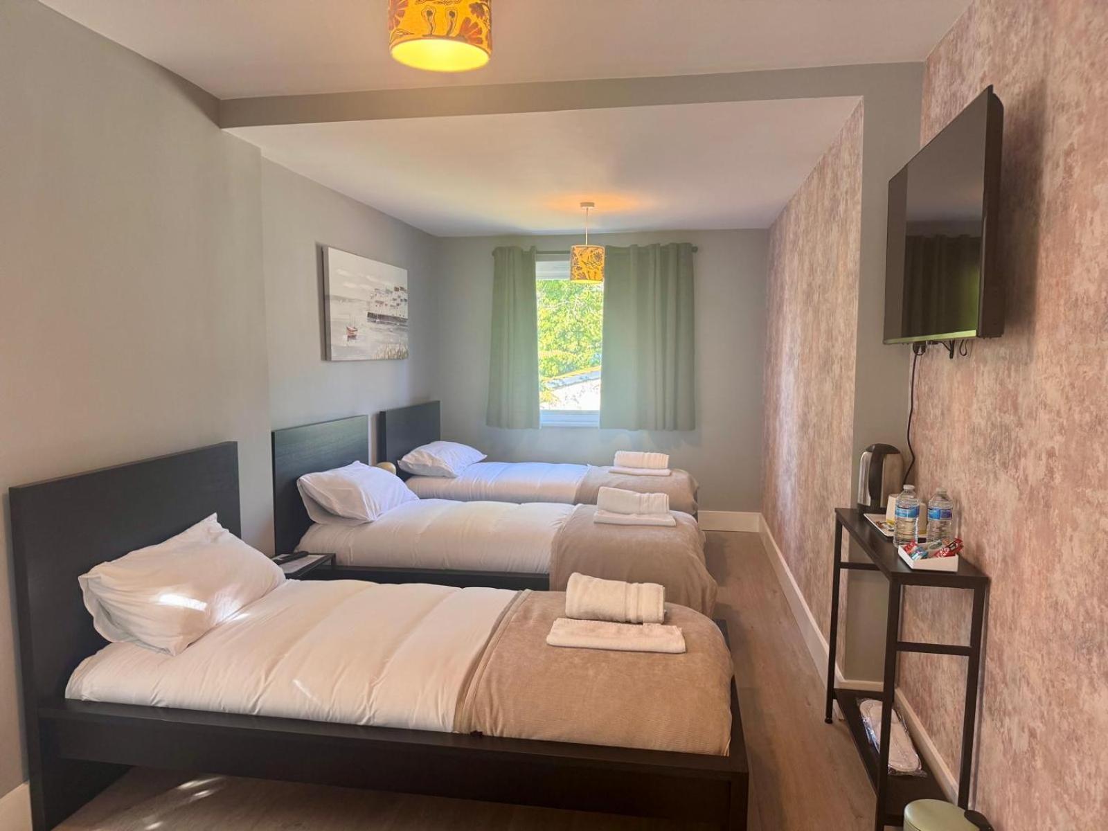 40th Avenue Guest House